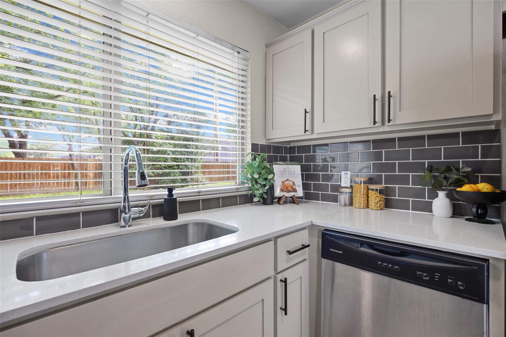 704 Buckingham Pl, Austin, TX 78745