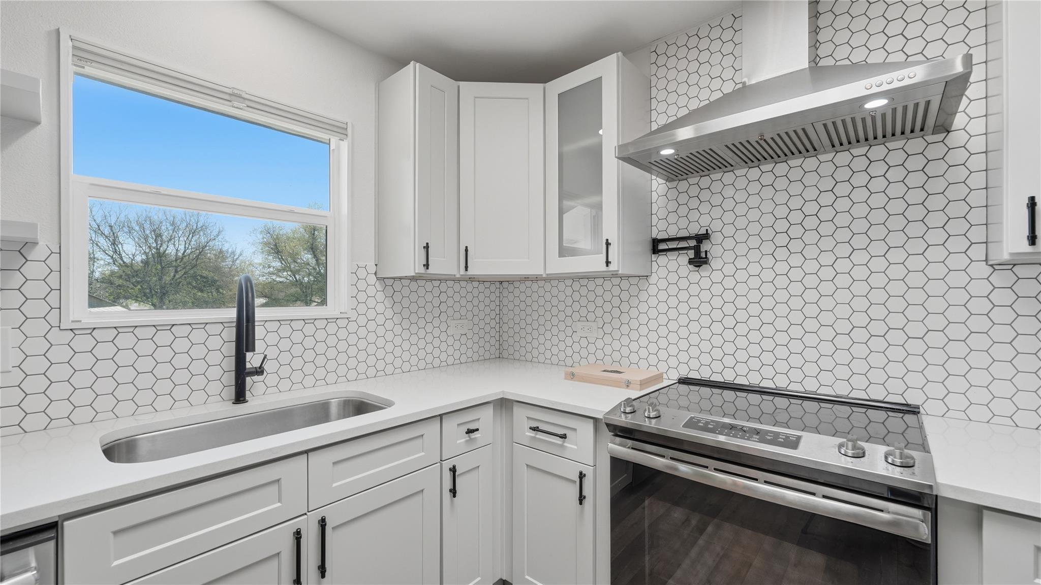 305 Whitetail Dr, Manchaca, TX 78652