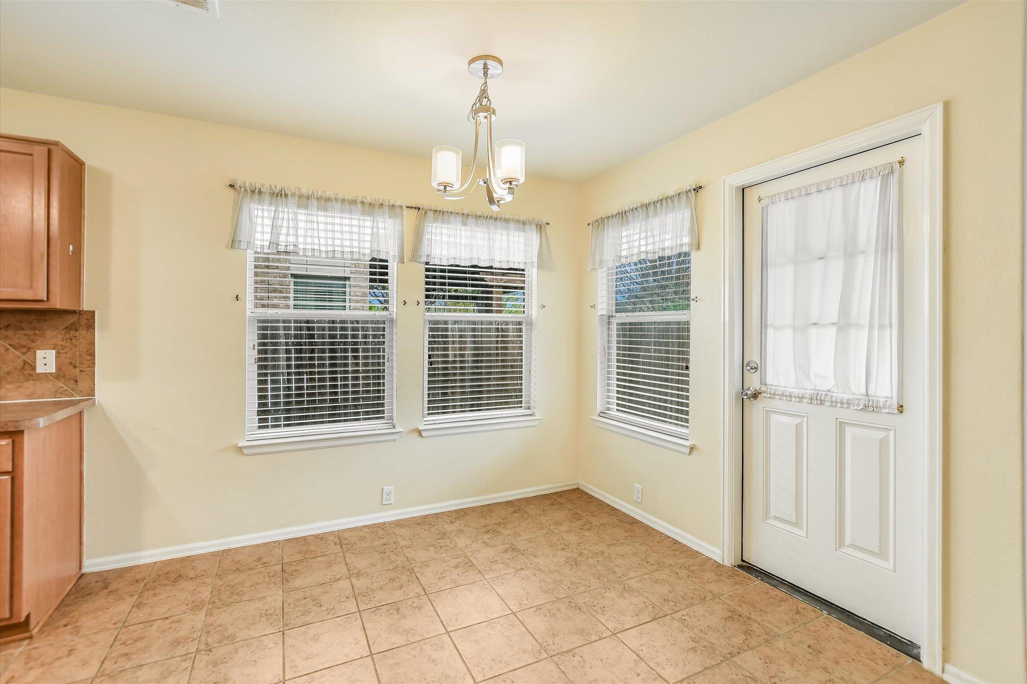 516 Lark St, Leander, TX 78641