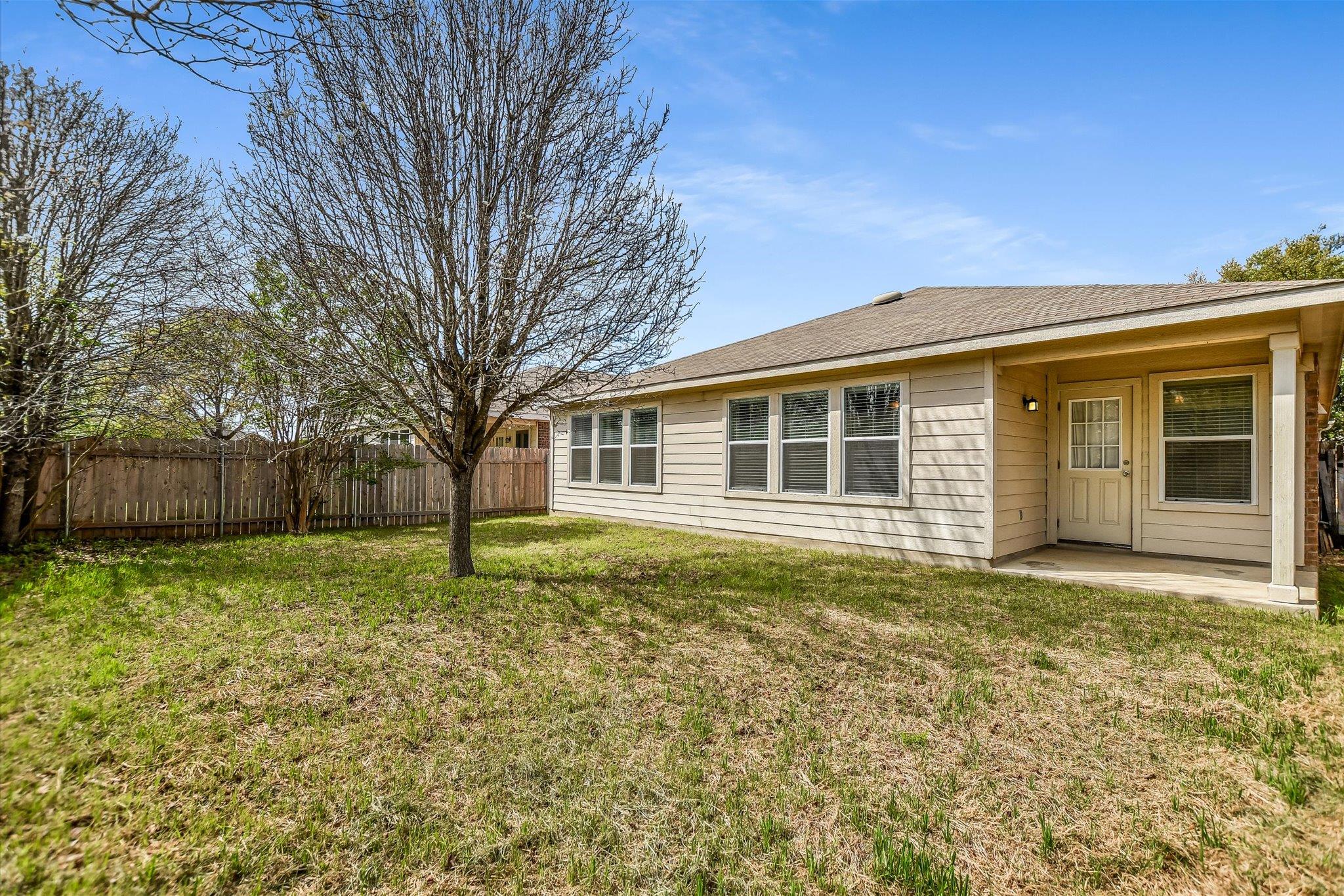 516 Lark St, Leander, TX 78641