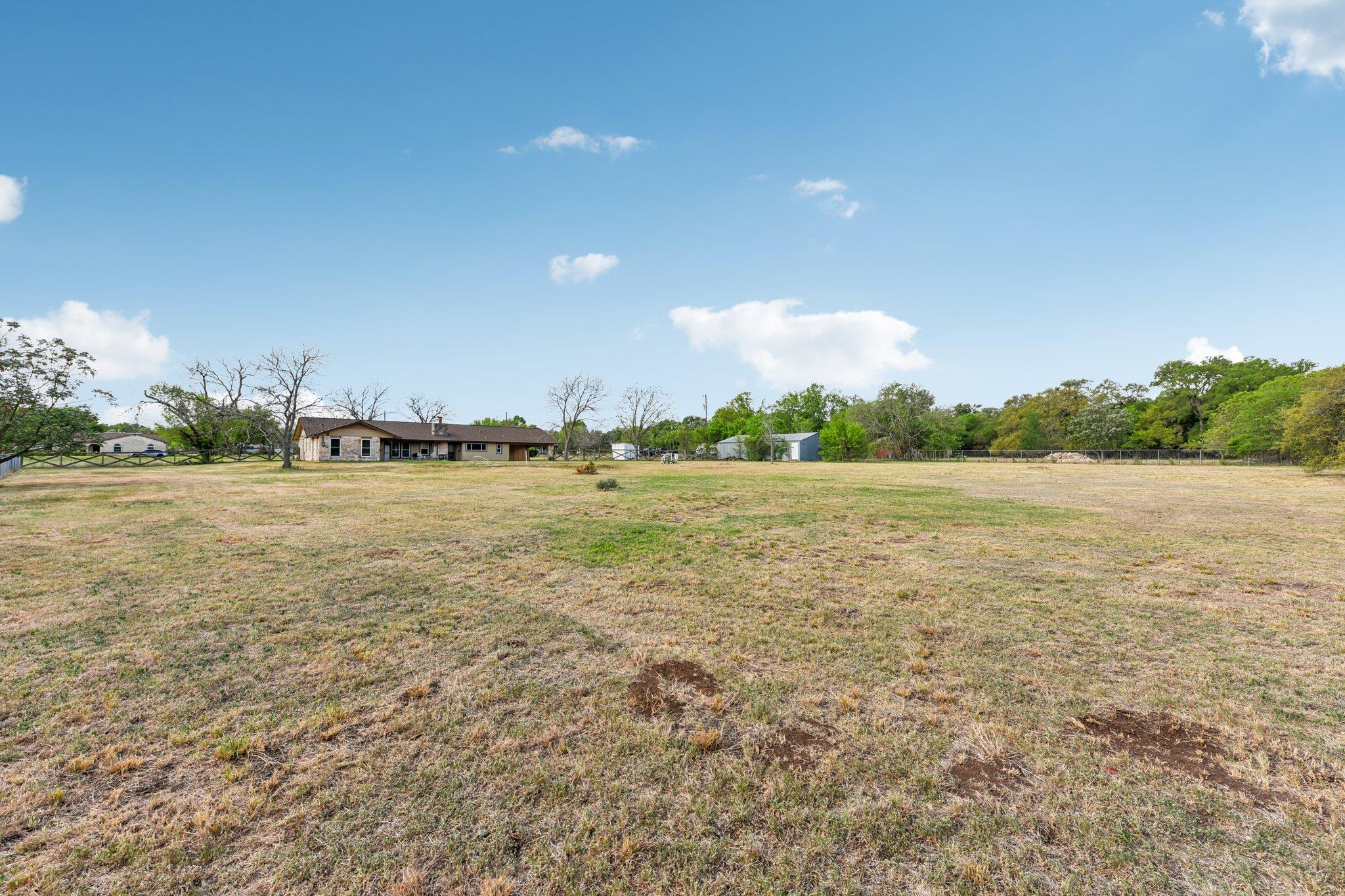 504 Buckaroo Trl, Buda, TX 78610
