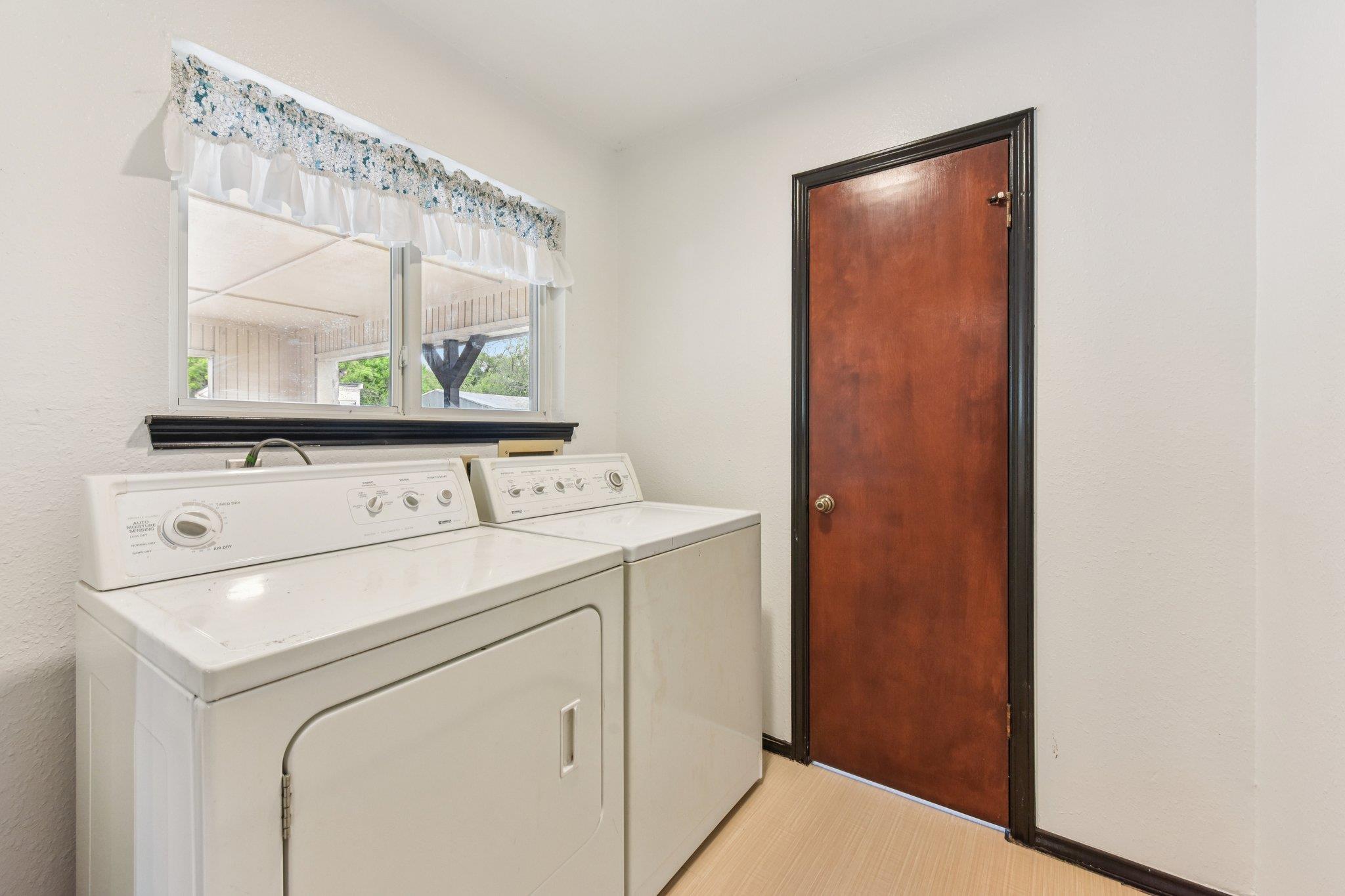 504 Buckaroo Trl, Buda, TX 78610