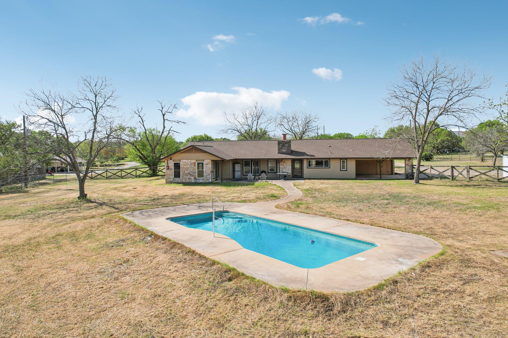 504 Buckaroo Trl, Buda, TX 78610