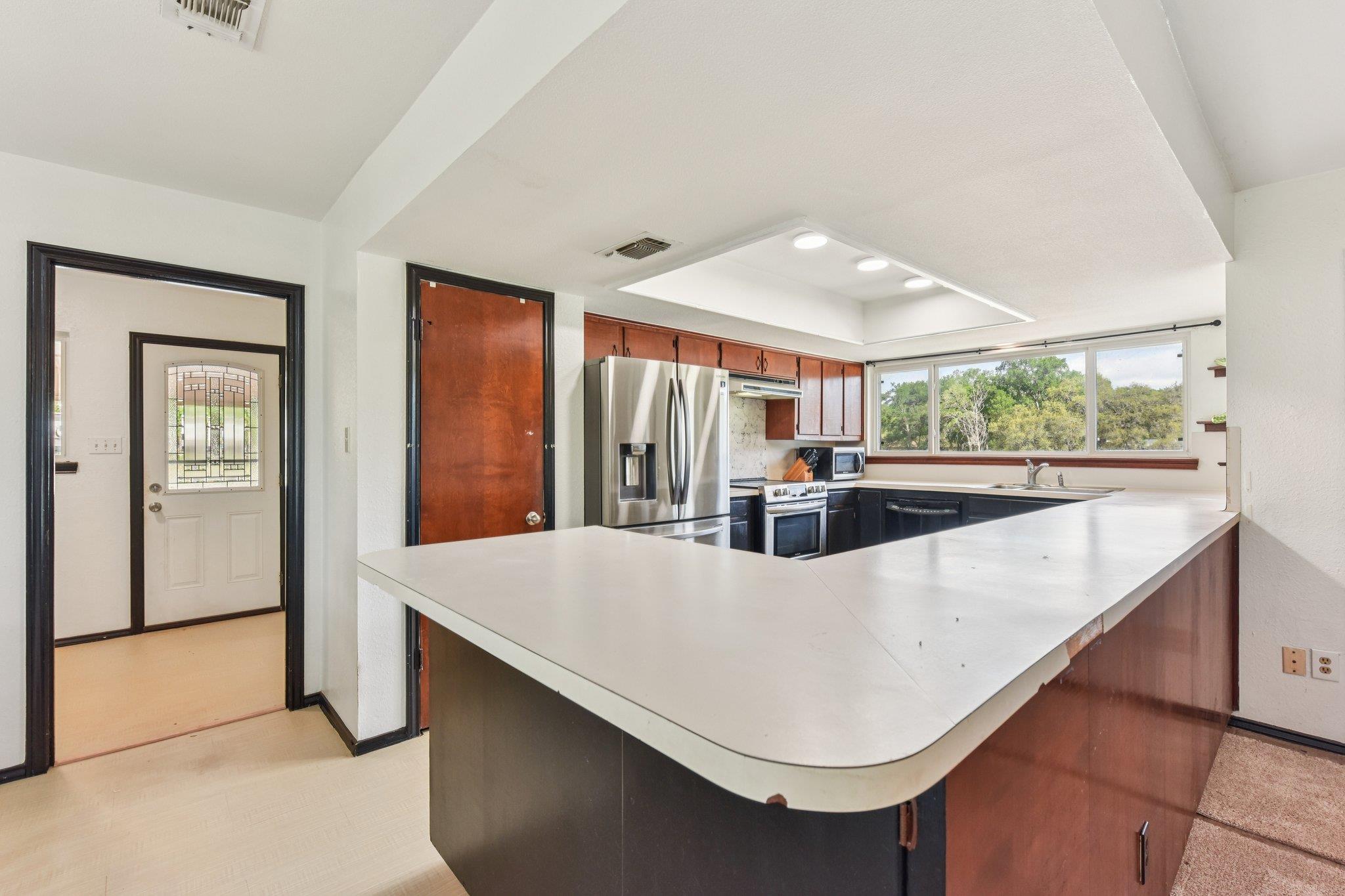 504 Buckaroo Trl, Buda, TX 78610