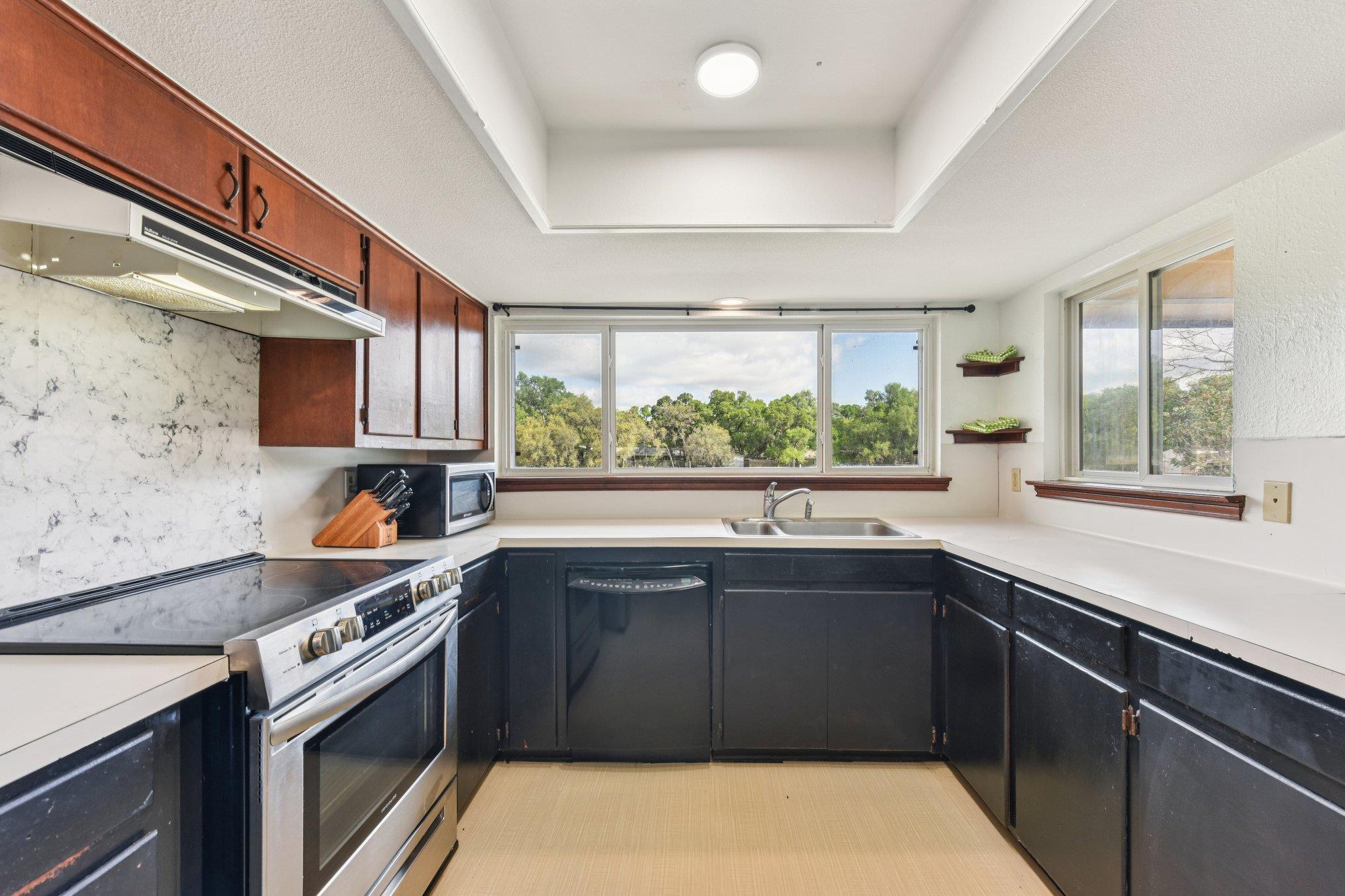 504 Buckaroo Trl, Buda, TX 78610