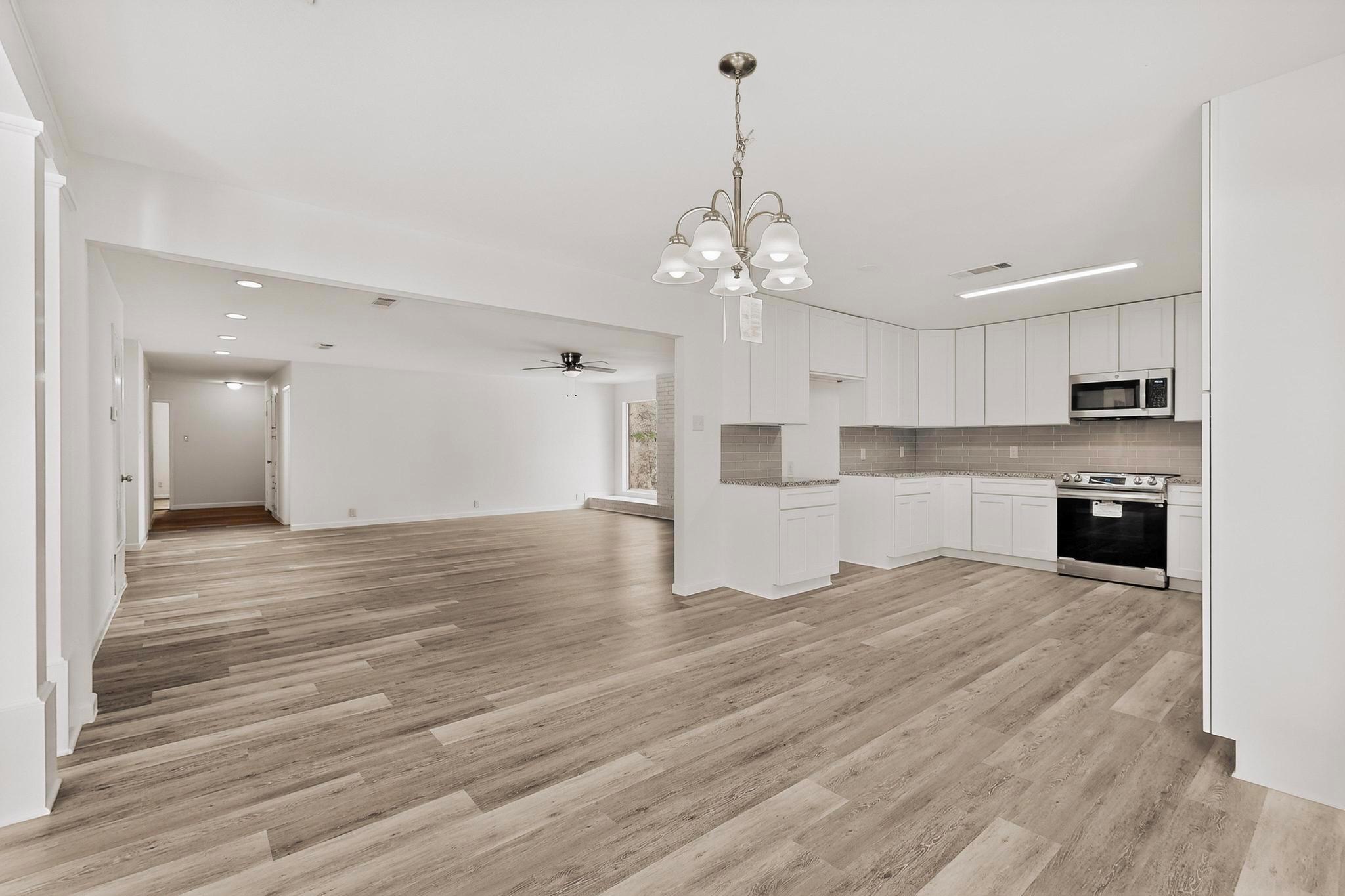 812 George St, Taylor, TX 76574