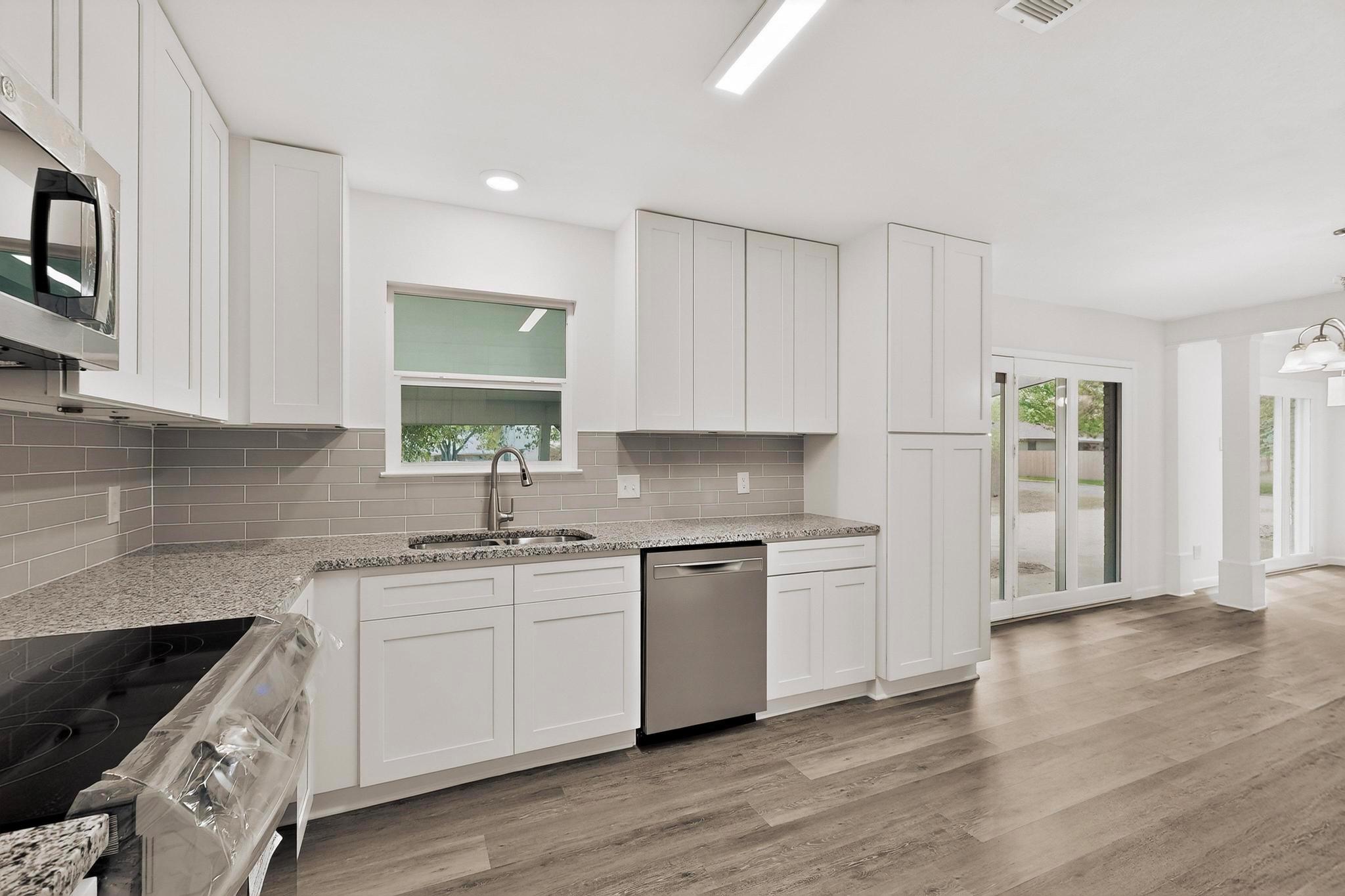 812 George St, Taylor, TX 76574