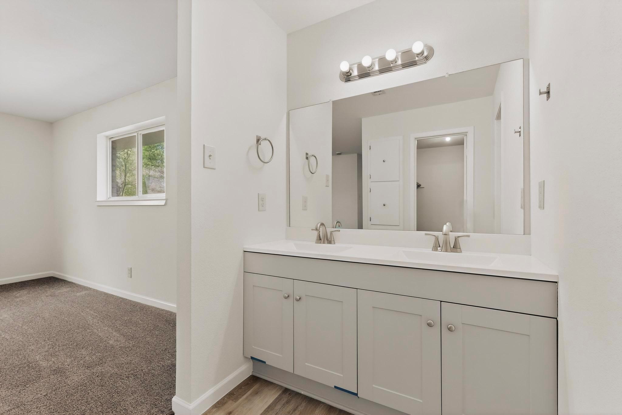 812 George St, Taylor, TX 76574