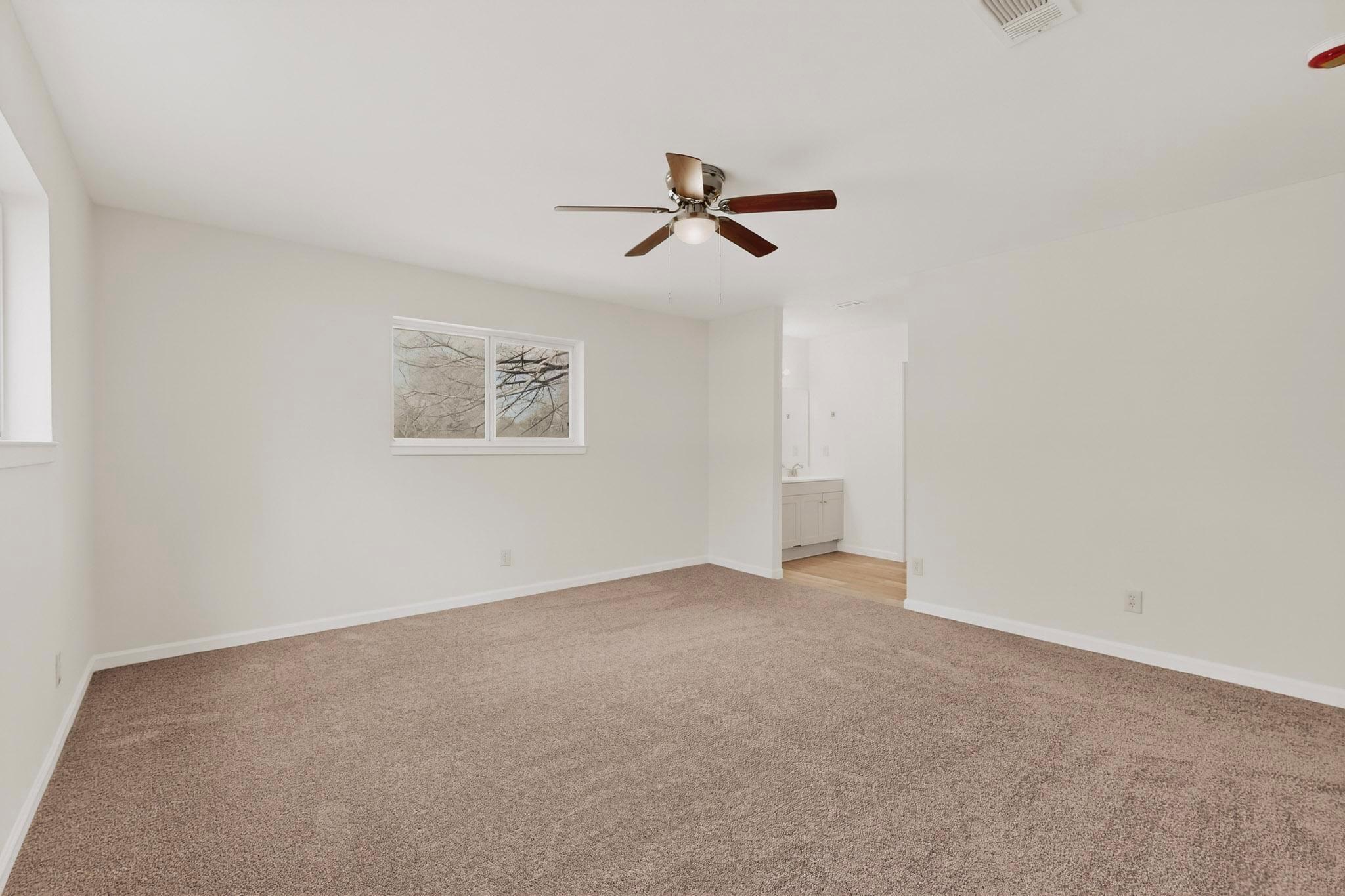 812 George St, Taylor, TX 76574