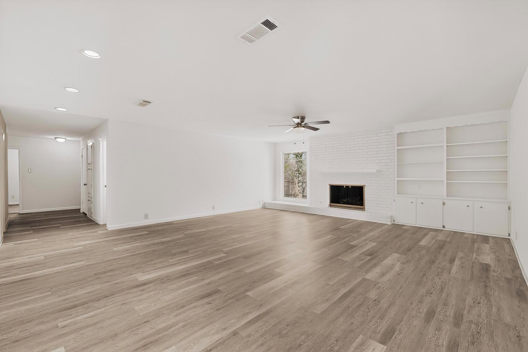 812 George St, Taylor, TX 76574