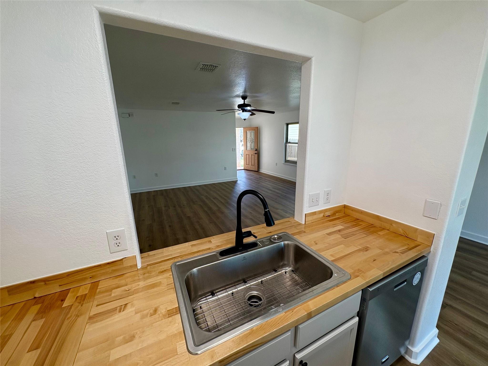 8003 Bannock Ln, Austin, TX 78747