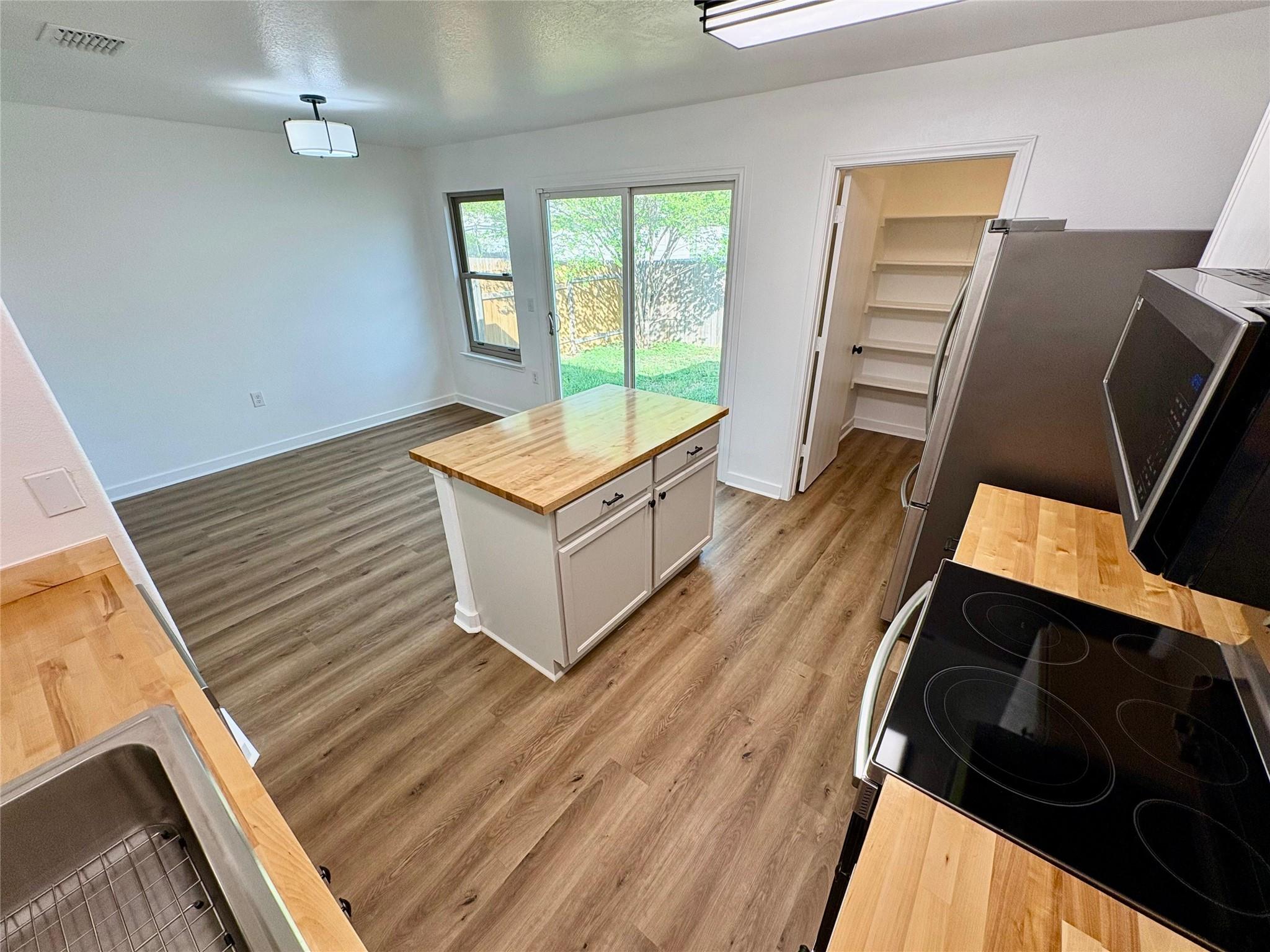 8003 Bannock Ln, Austin, TX 78747