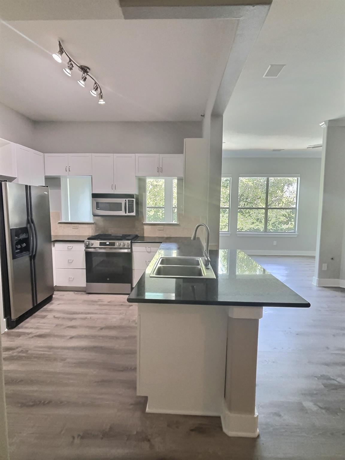 2216 Thornton Rd # 421, Austin, TX 78704