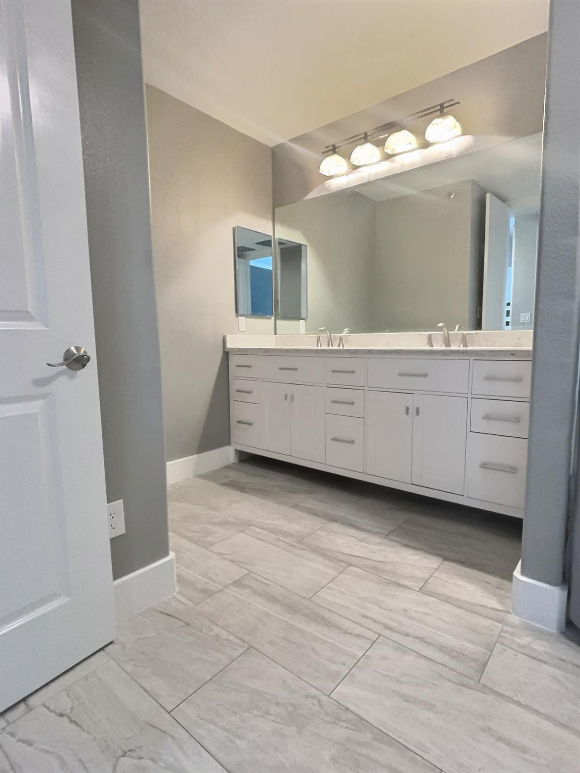 2216 Thornton Rd # 421, Austin, TX 78704