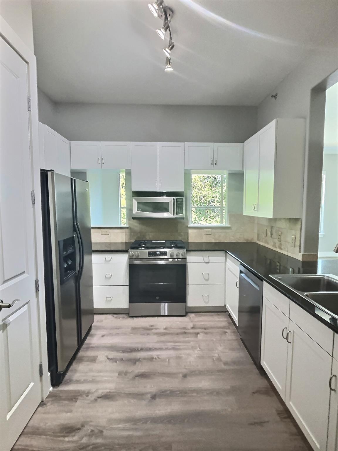 2216 Thornton Rd # 421, Austin, TX 78704