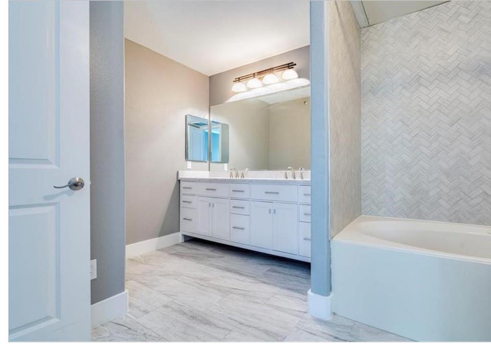 2216 Thornton Rd # 421, Austin, TX 78704