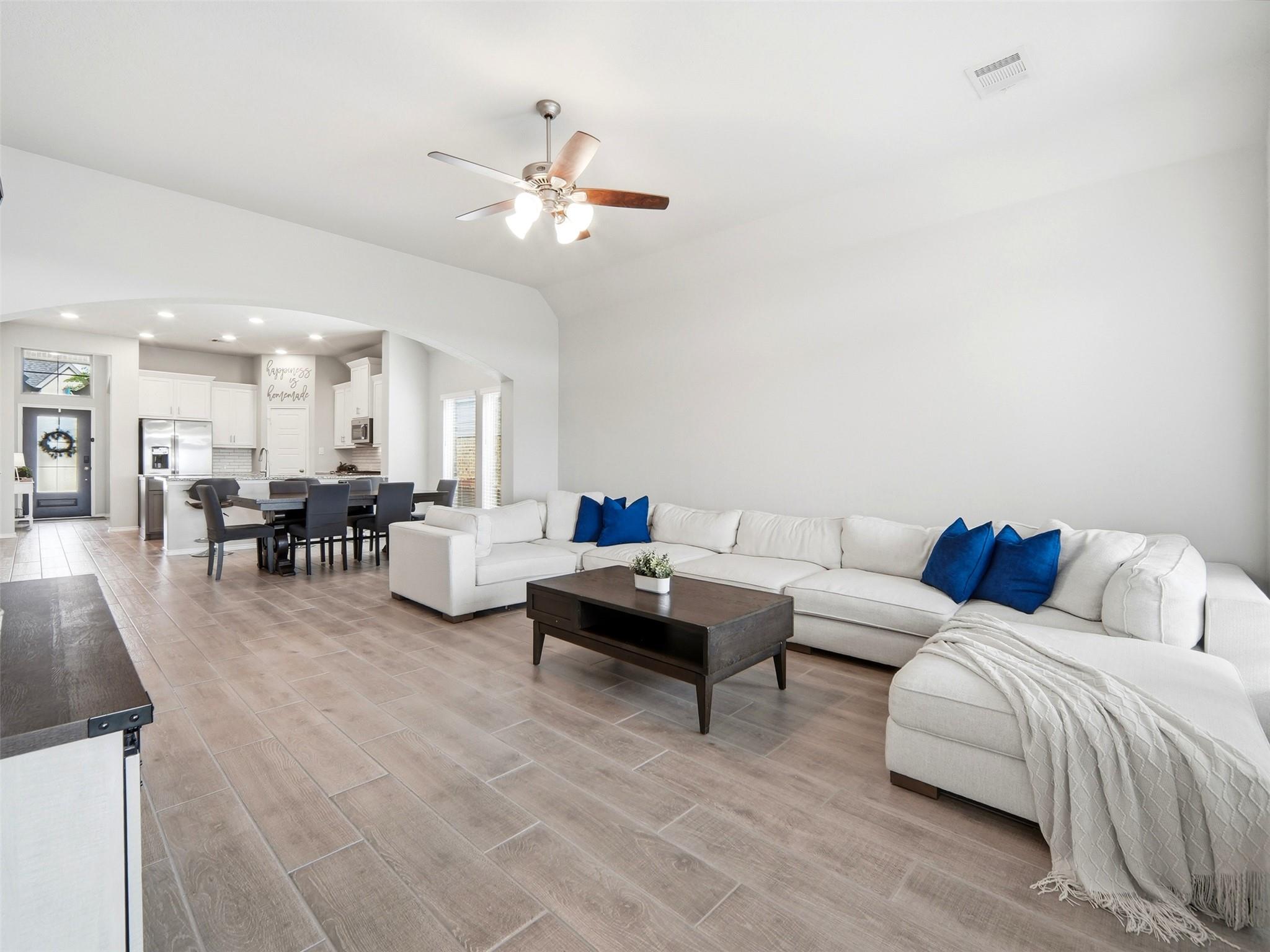 2122 Elysian Trl, San Antonio, TX 78253