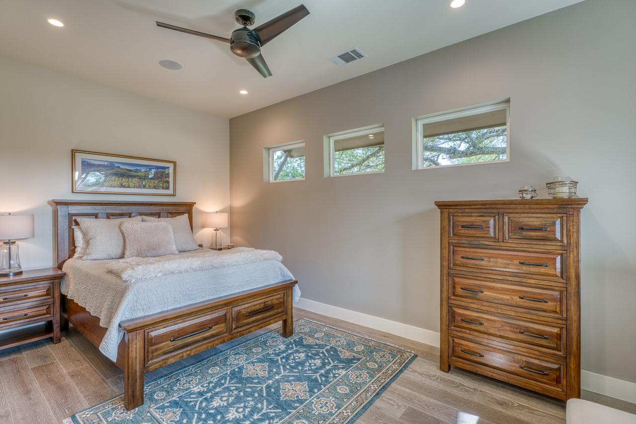 128 Westgate Loop, Horseshoe Bay, TX 78657