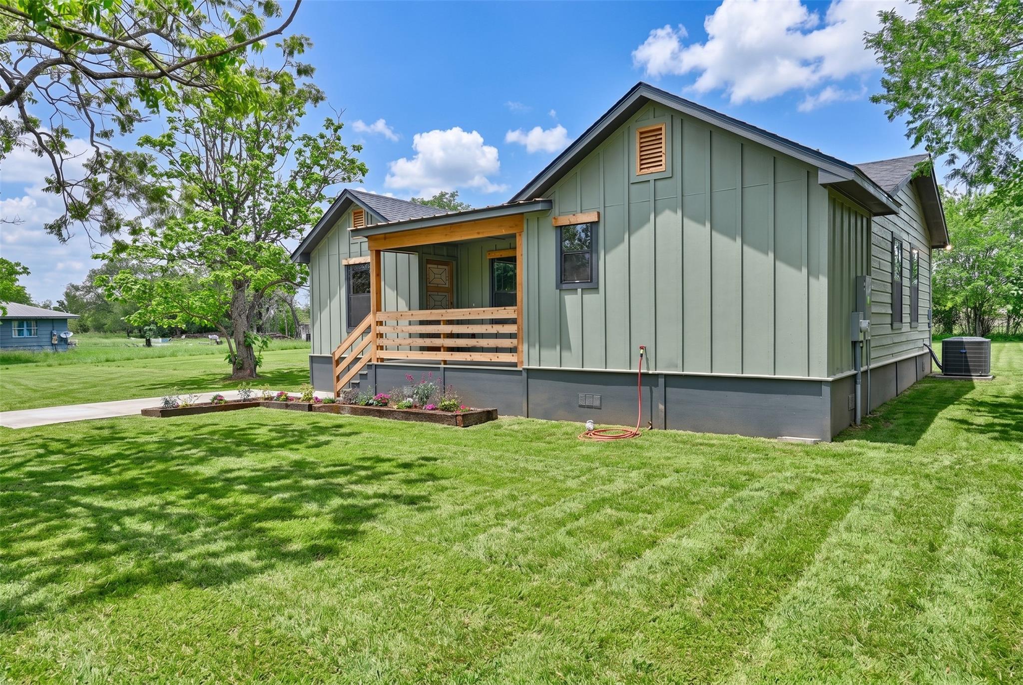 700 Rice St, Rockdale, TX 76567