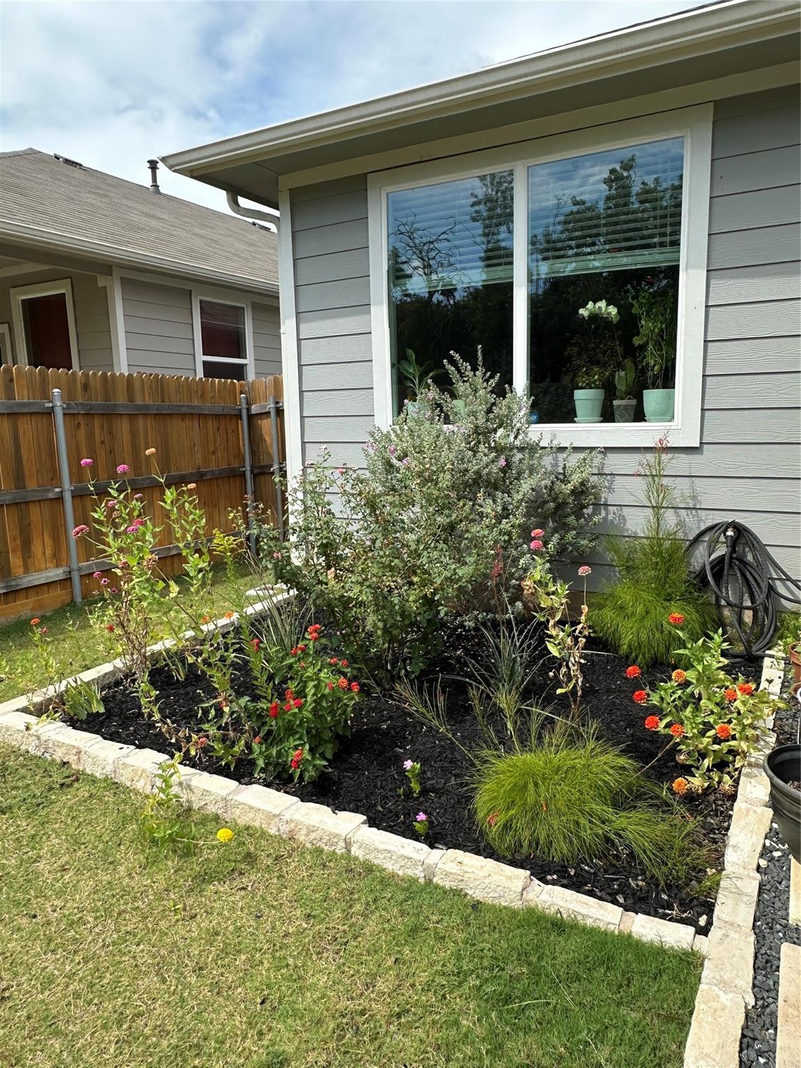 202 Big Sandy Creek Dr, Hutto, TX 78634