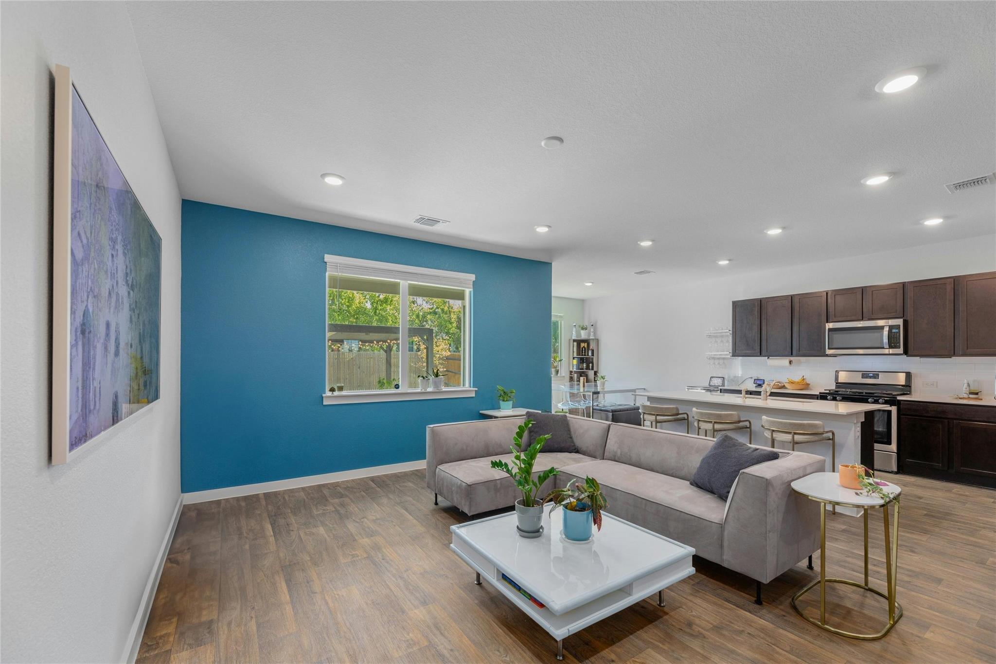 202 Big Sandy Creek Dr, Hutto, TX 78634