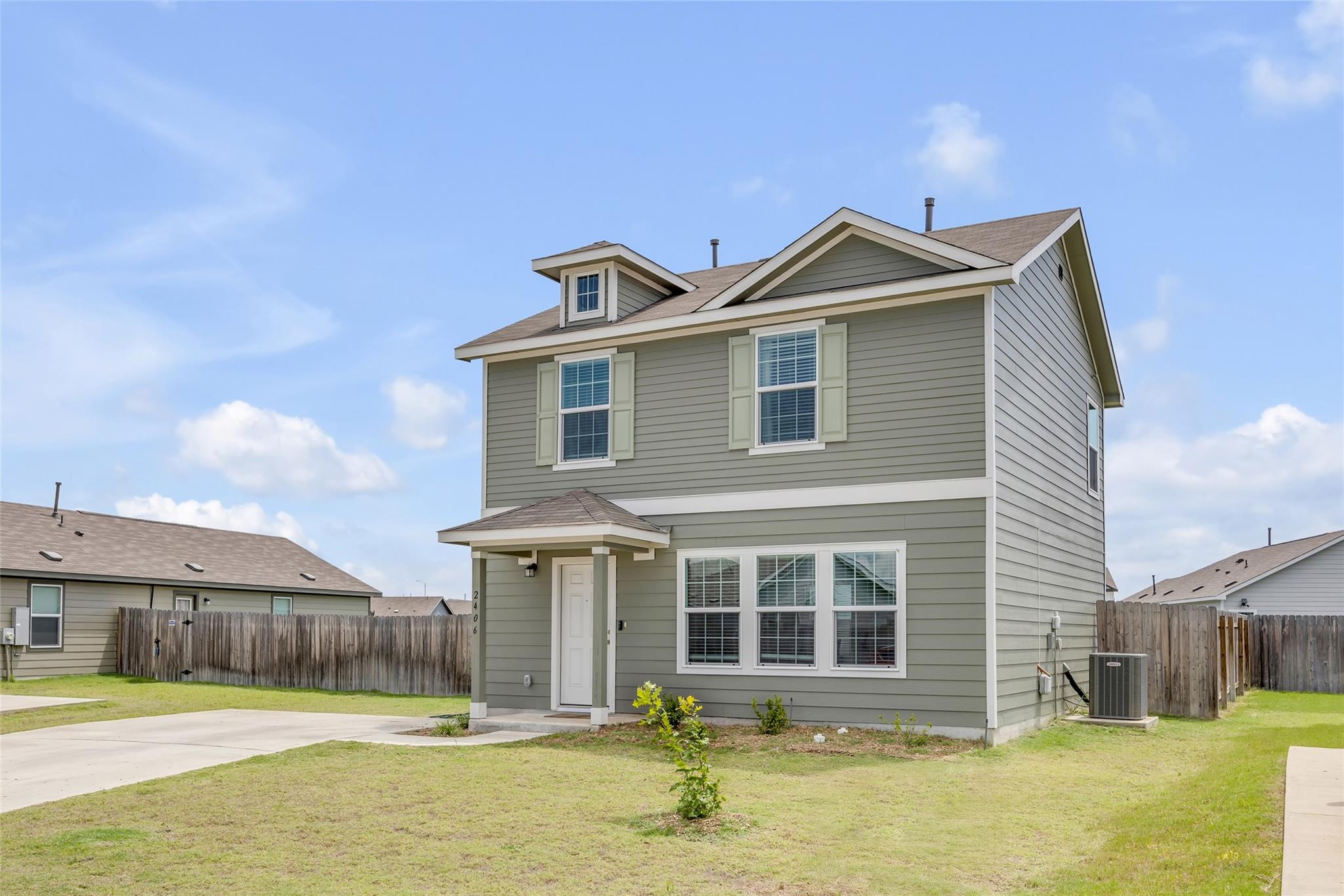 2406 Windrow Ln, Lockhart, TX 78644