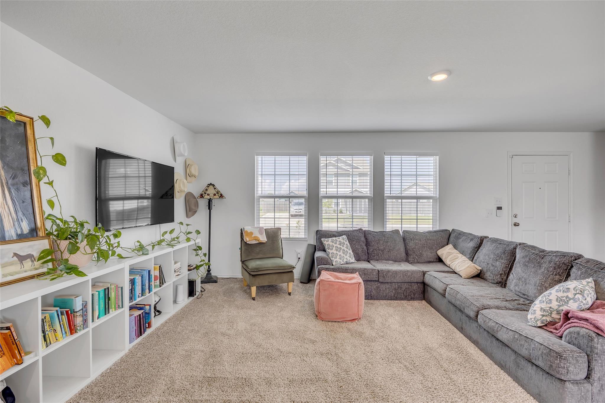 2406 Windrow Ln, Lockhart, TX 78644