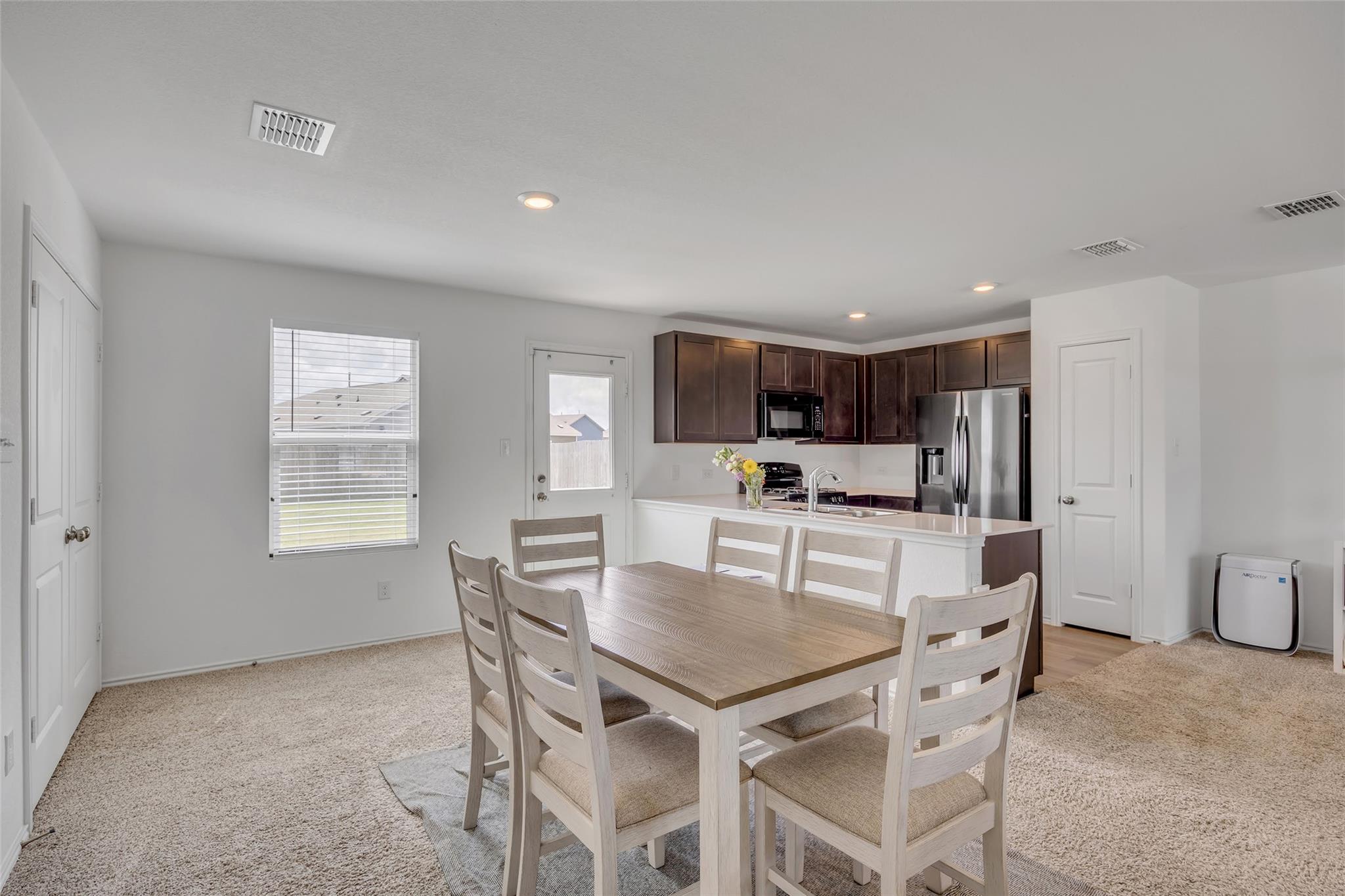 2406 Windrow Ln, Lockhart, TX 78644