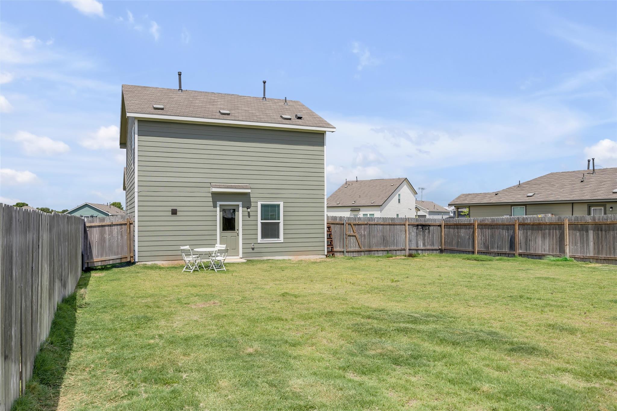 2406 Windrow Ln, Lockhart, TX 78644