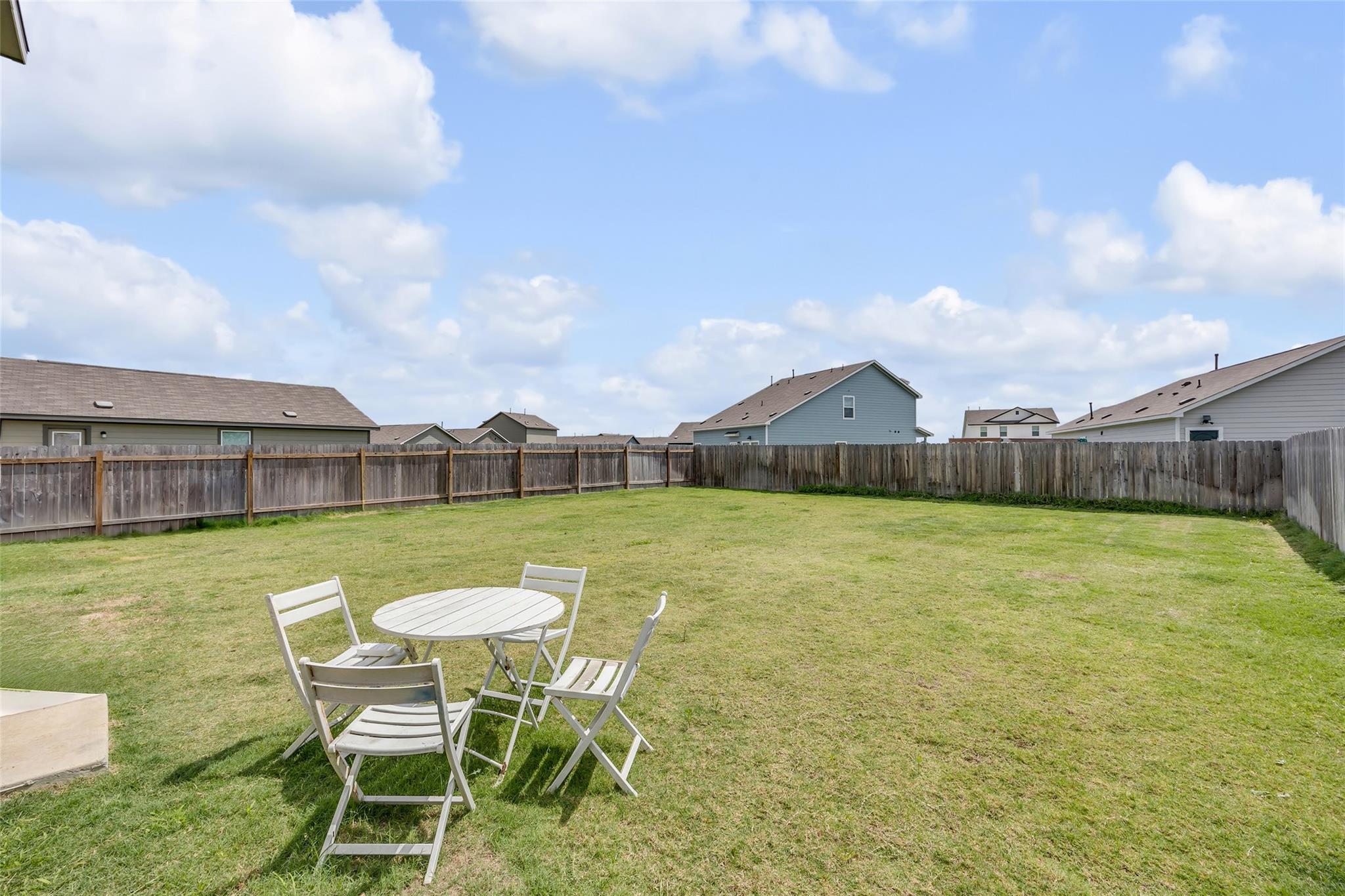 2406 Windrow Ln, Lockhart, TX 78644
