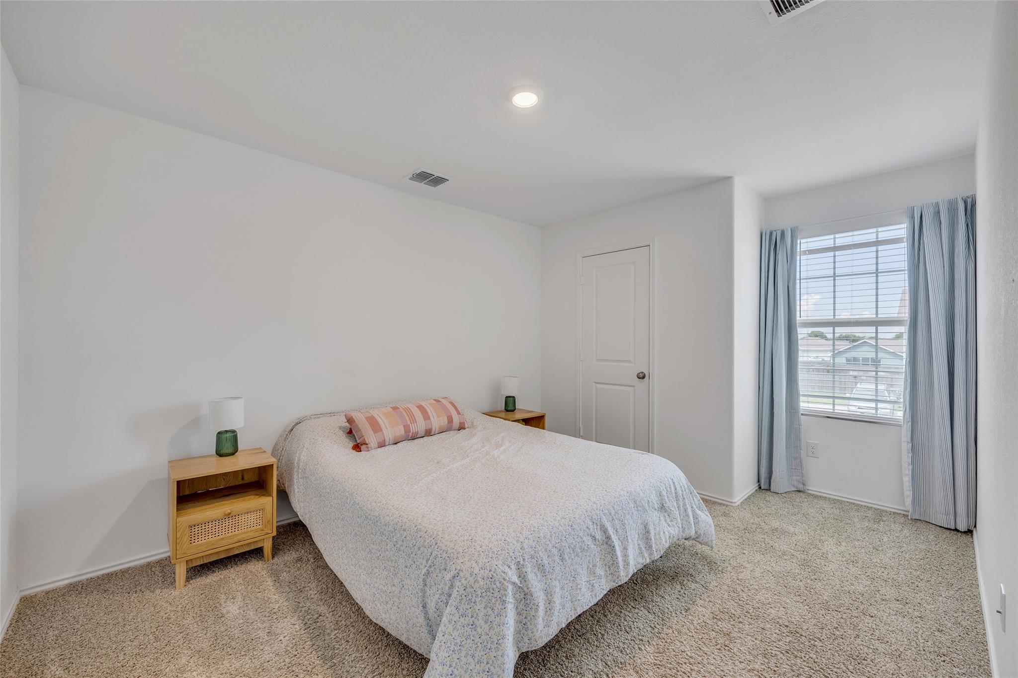 2406 Windrow Ln, Lockhart, TX 78644