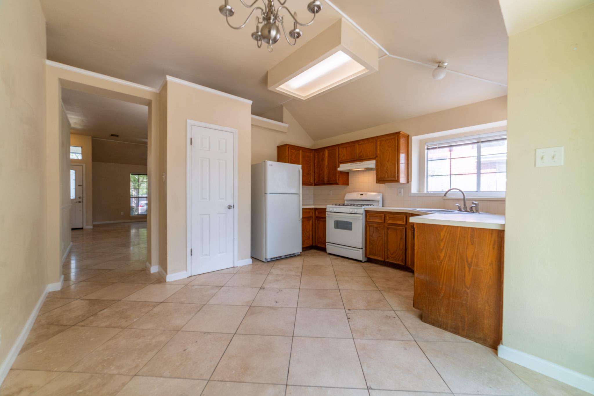 8412 HILL ROCK Dr, Round Rock, TX 78681