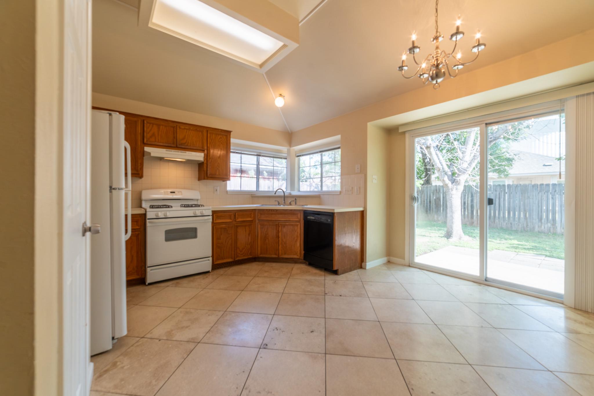 8412 HILL ROCK Dr, Round Rock, TX 78681