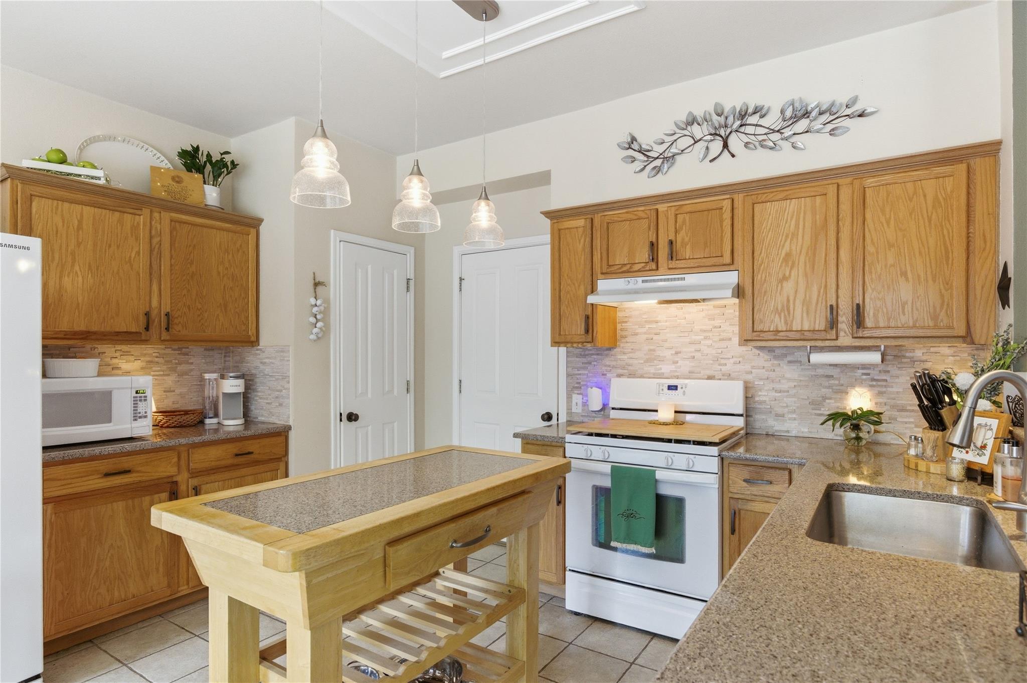 9109 Wampton Way, Austin, TX 78749