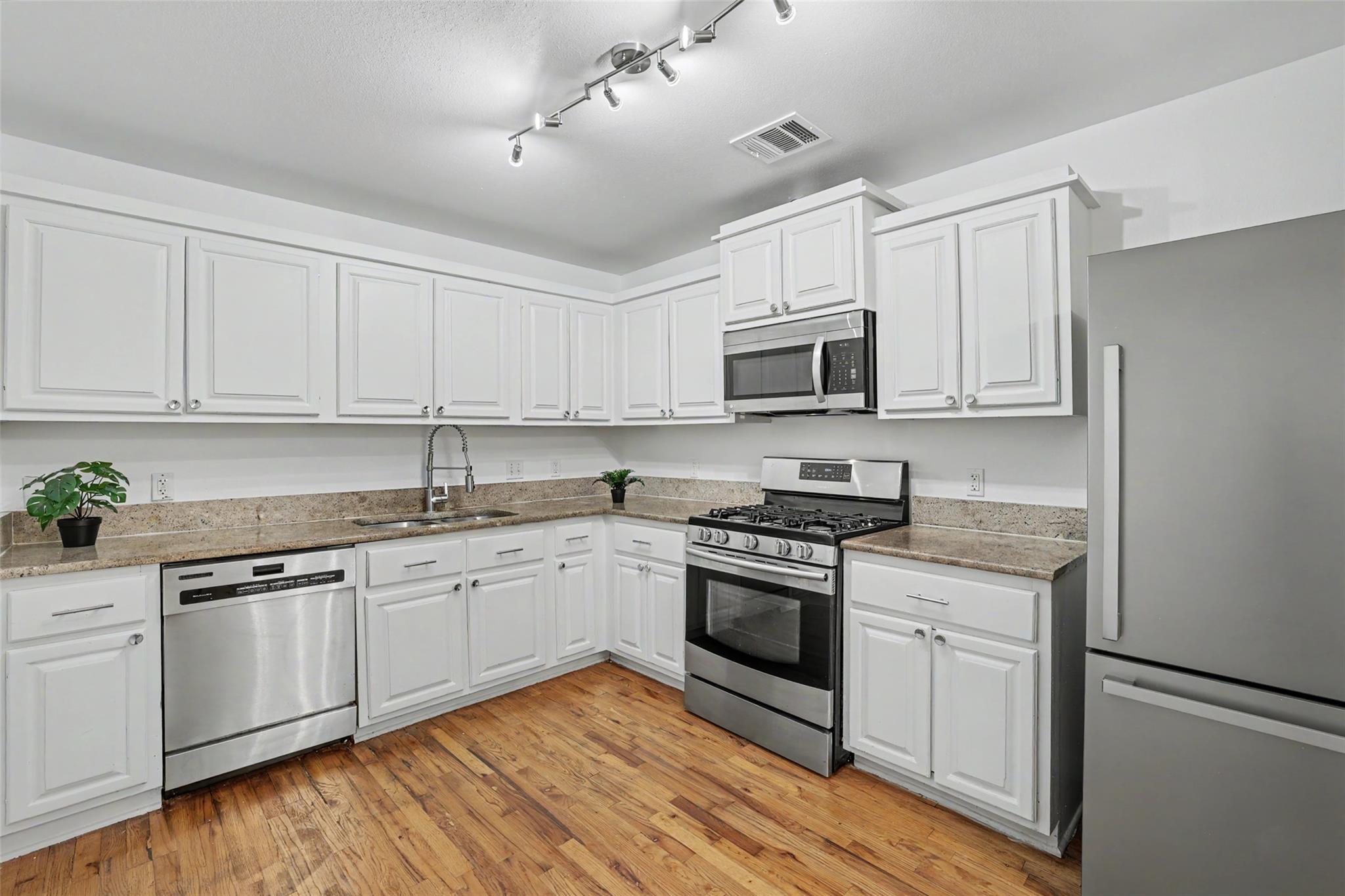 6307 Chesterfield Ave, Austin, TX 78752