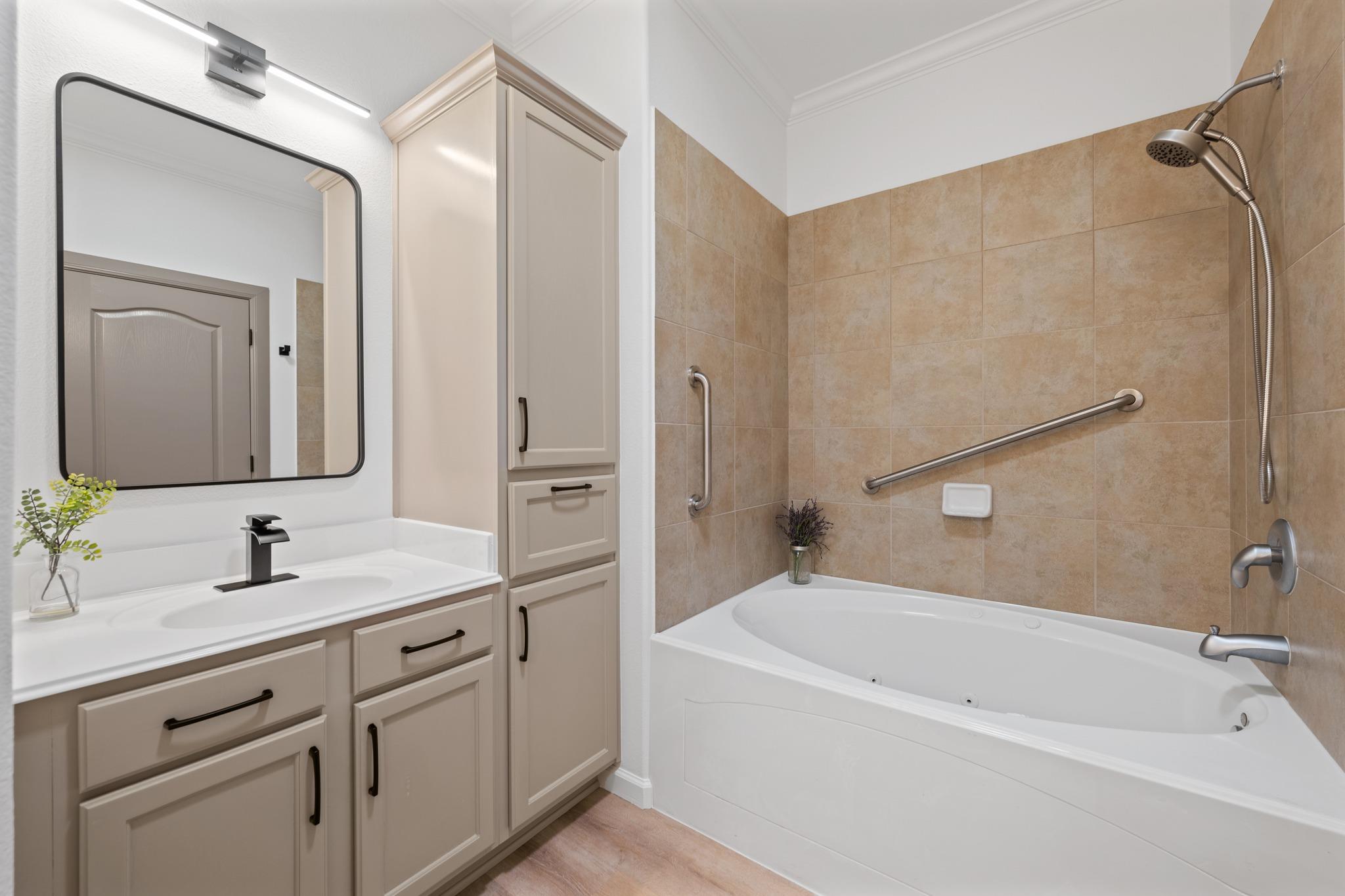 6801 Beckett Rd # 106L, Austin, TX 78749