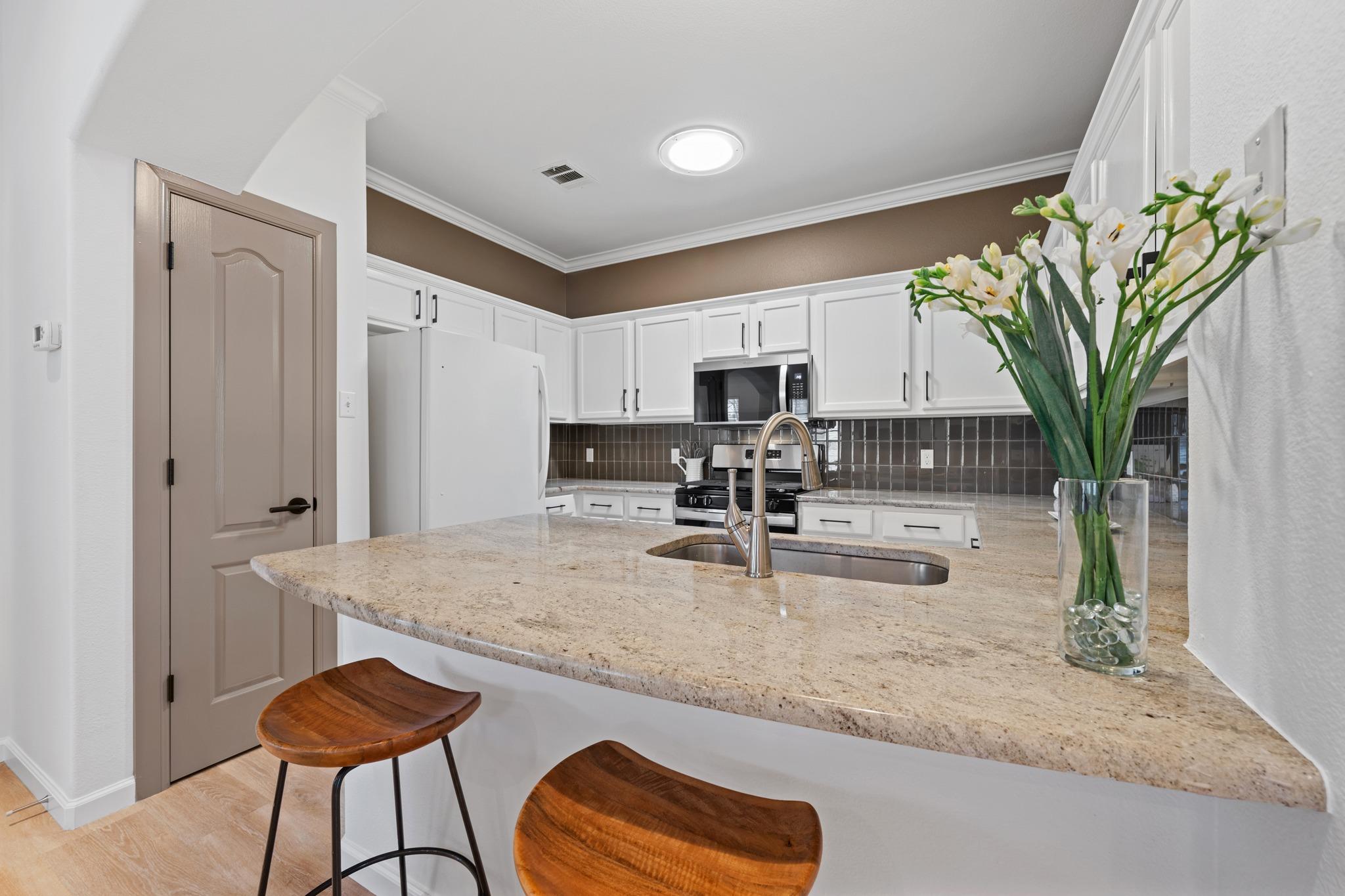 6801 Beckett Rd # 106L, Austin, TX 78749