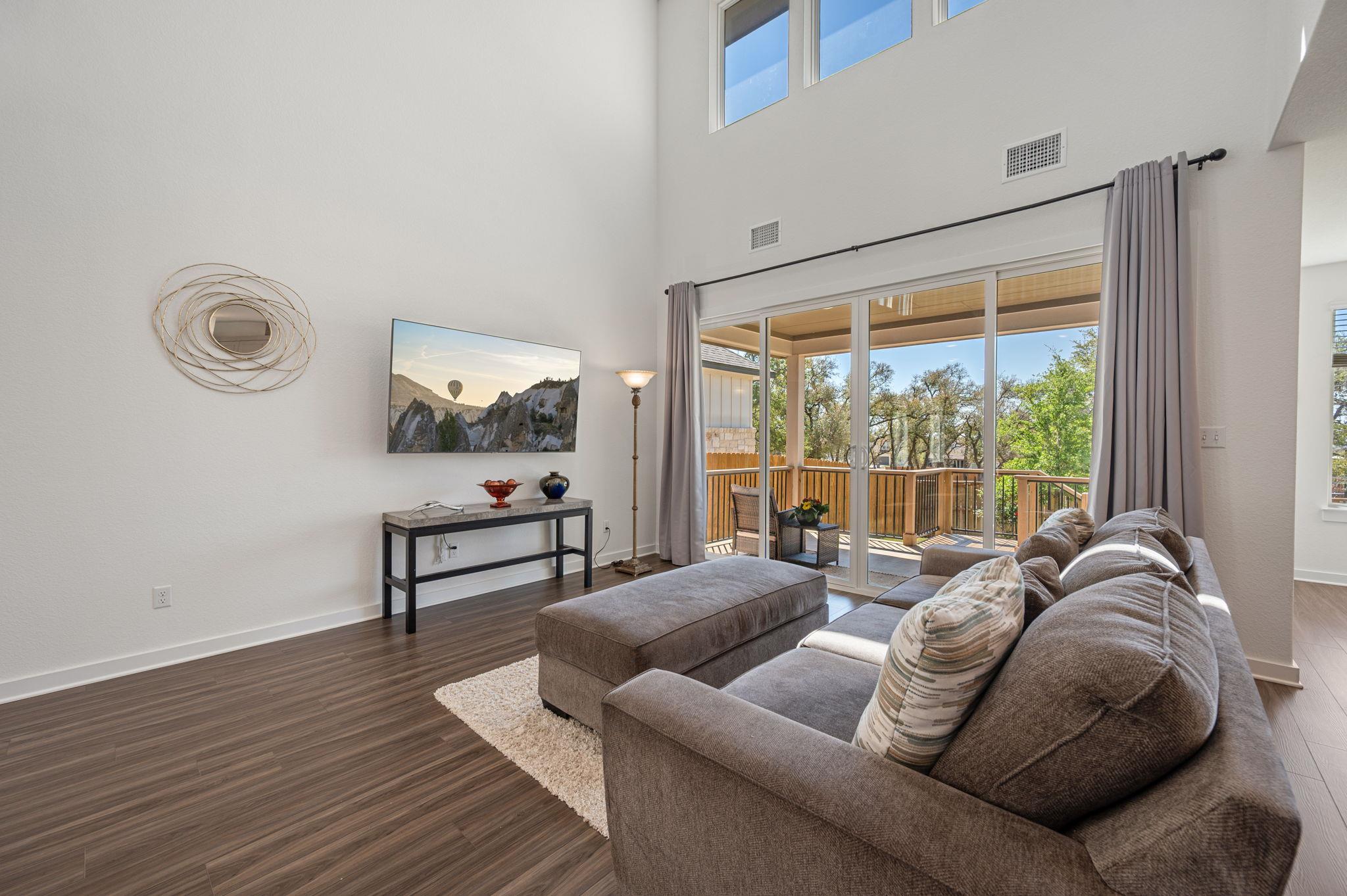 256 Comfort Maple Lane, Dripping Springs, TX 78620