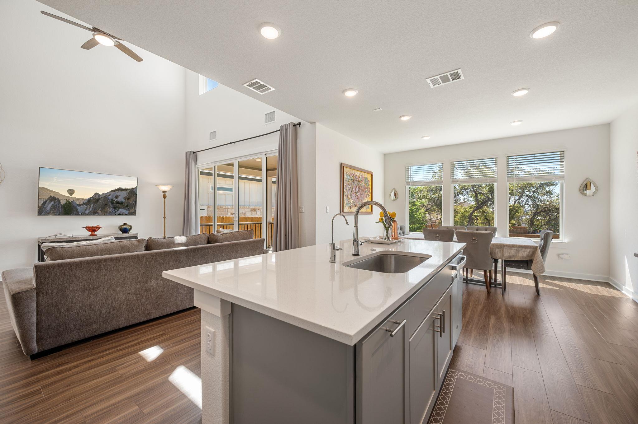 256 Comfort Maple Lane, Dripping Springs, TX 78620