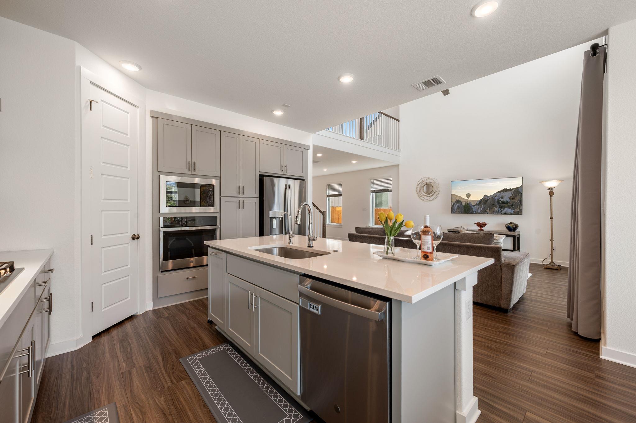 256 Comfort Maple Lane, Dripping Springs, TX 78620