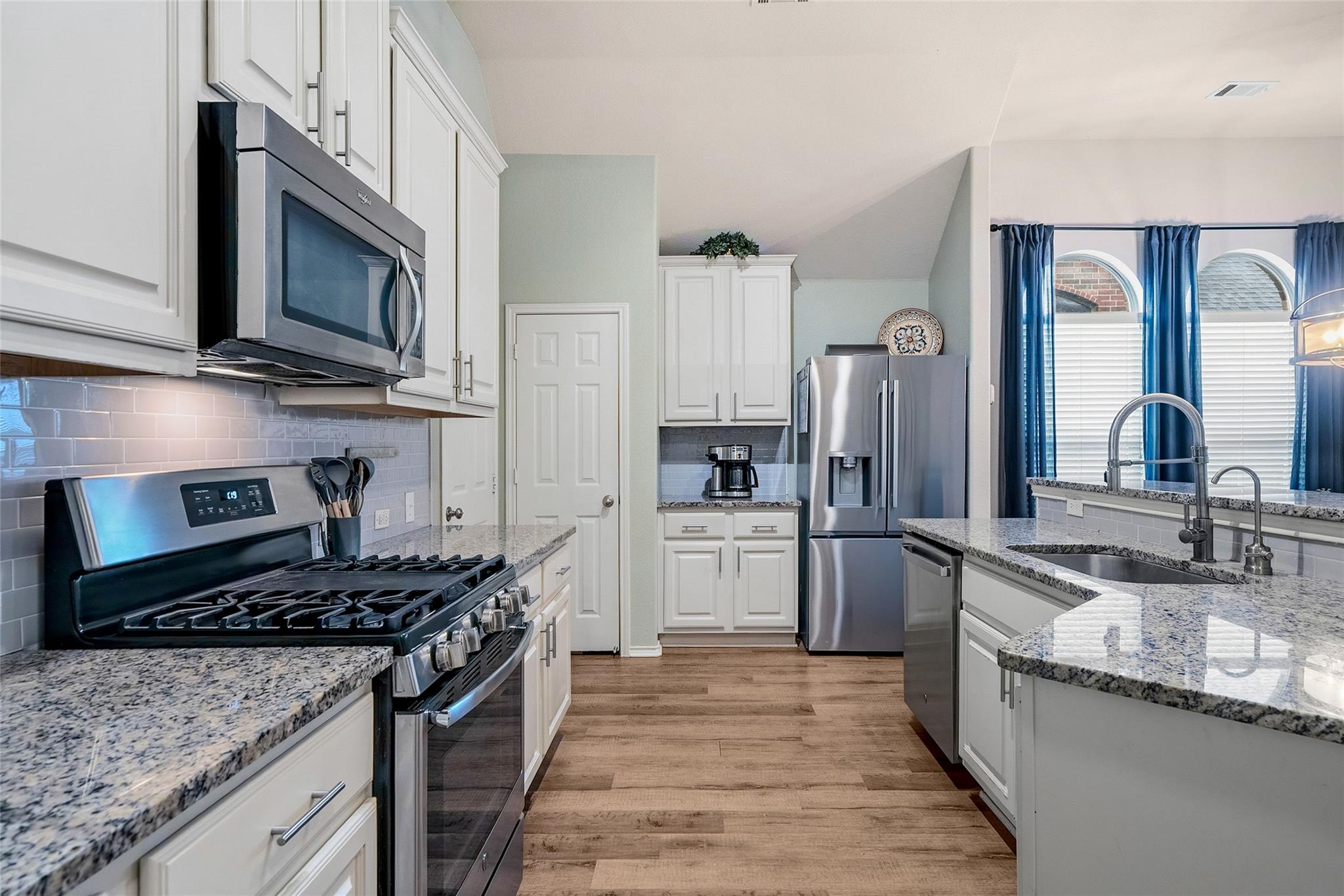 1804 Paseo Verde Dr, Leander, TX 78641