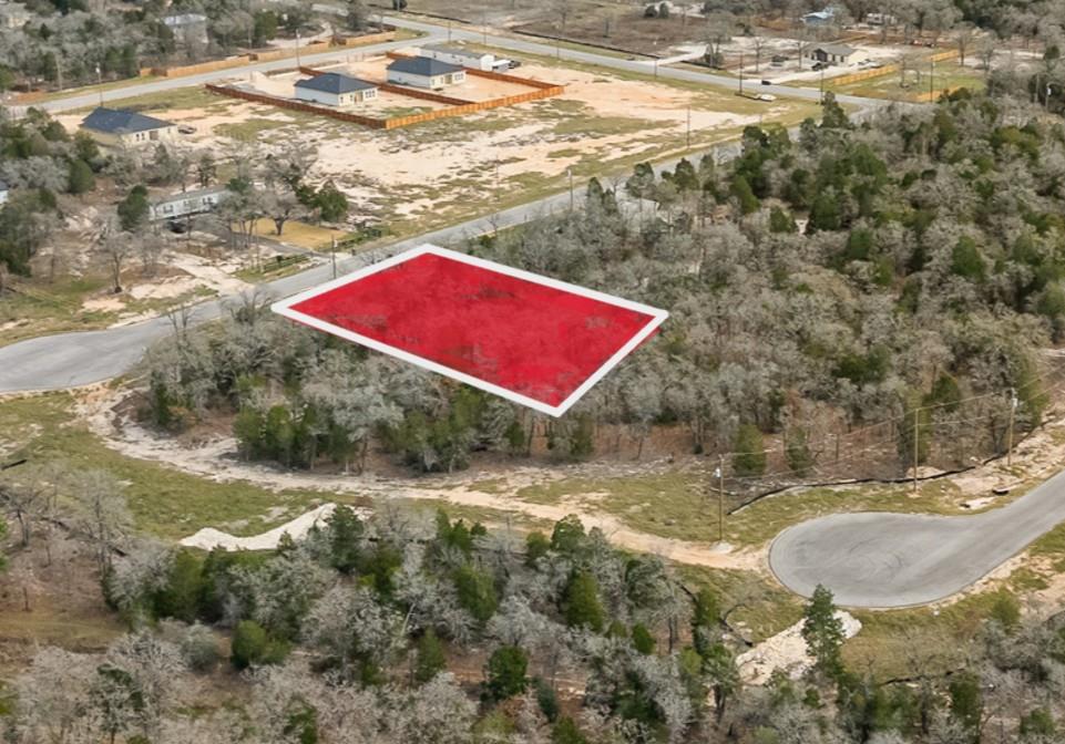 153 Las Alturas Dr, Elgin, TX 78621