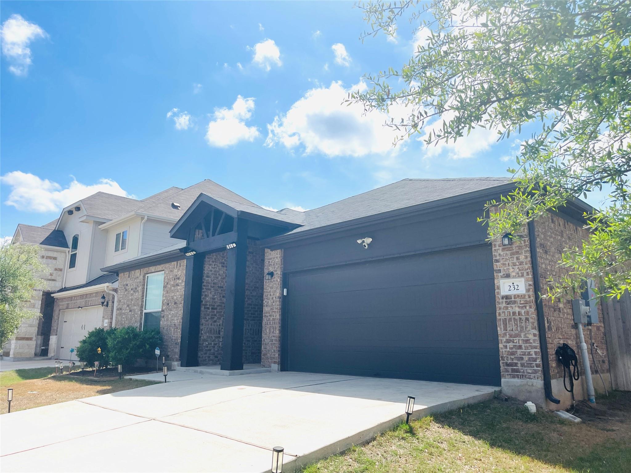 232 Short Leaf Dr, Buda, TX 78610
