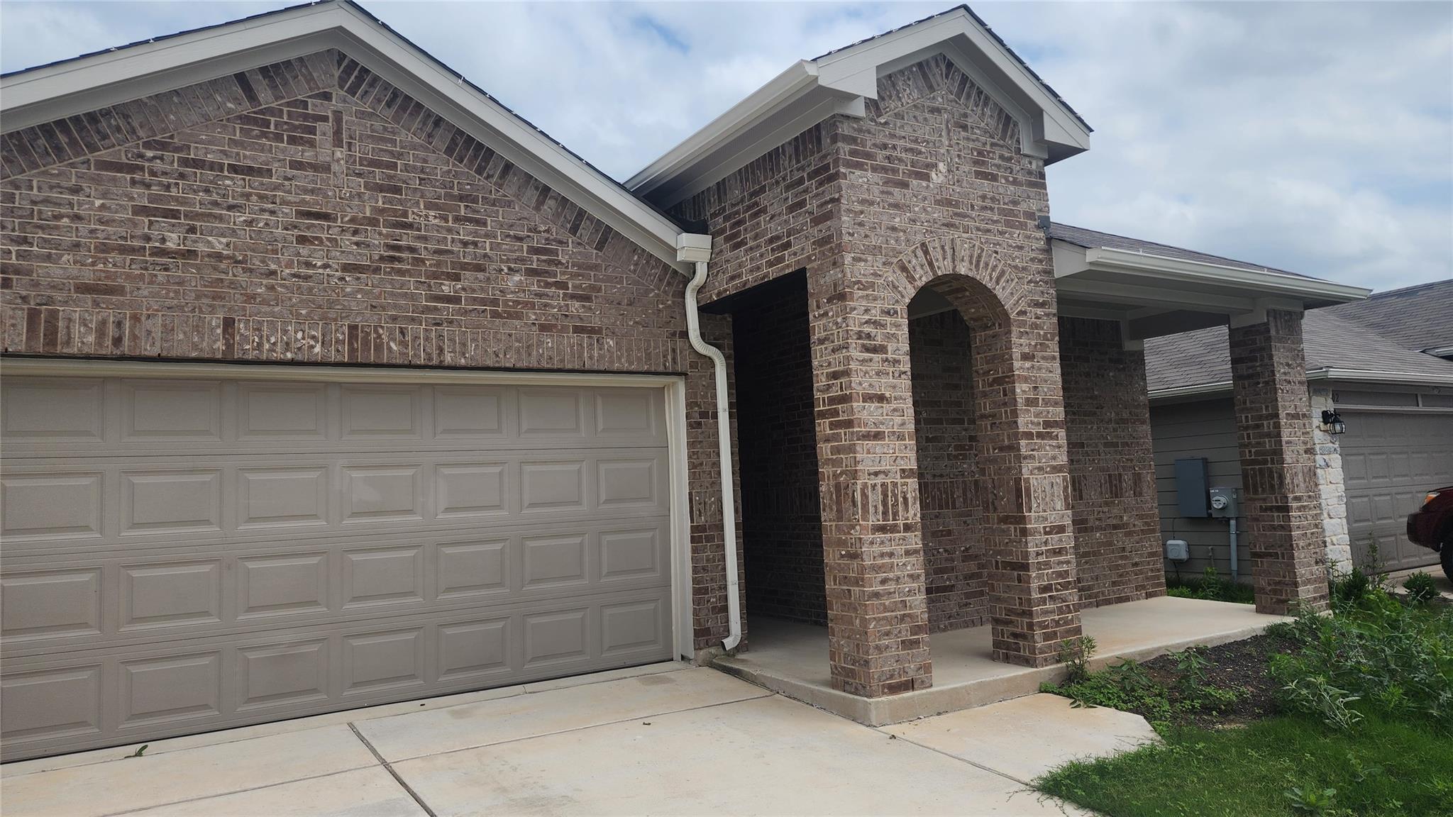 604 Concho River Dr, Hutto, TX 78634