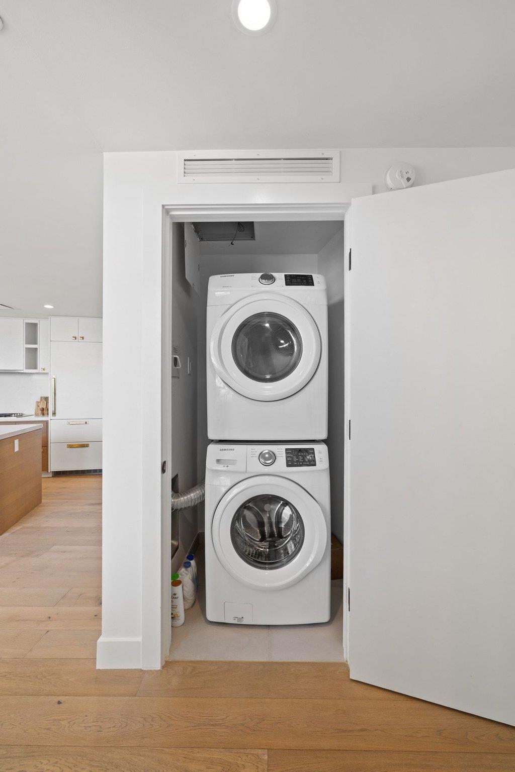 70 Rainey St # 2208, Austin, TX 78701