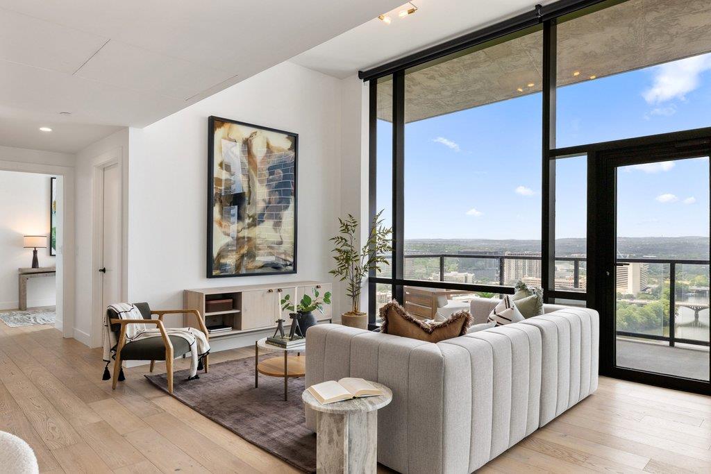 70 Rainey St # 2208, Austin, TX 78701