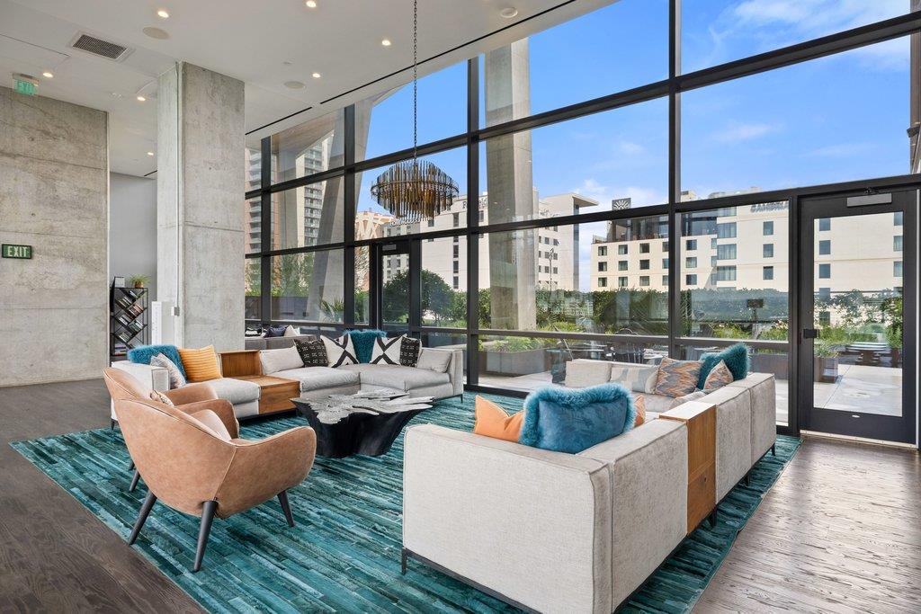 70 Rainey St # 2208, Austin, TX 78701