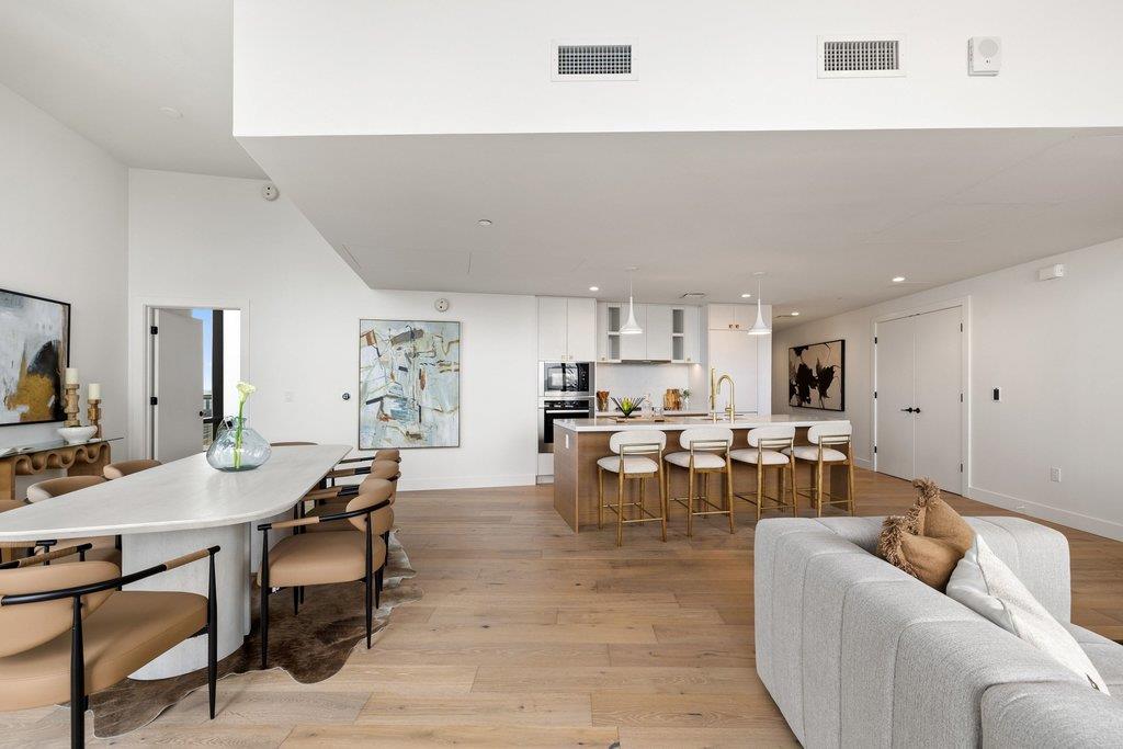 70 Rainey St # 2208, Austin, TX 78701