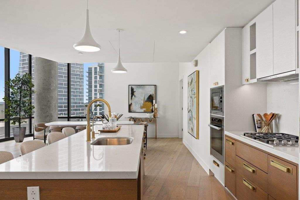 70 Rainey St # 2208, Austin, TX 78701