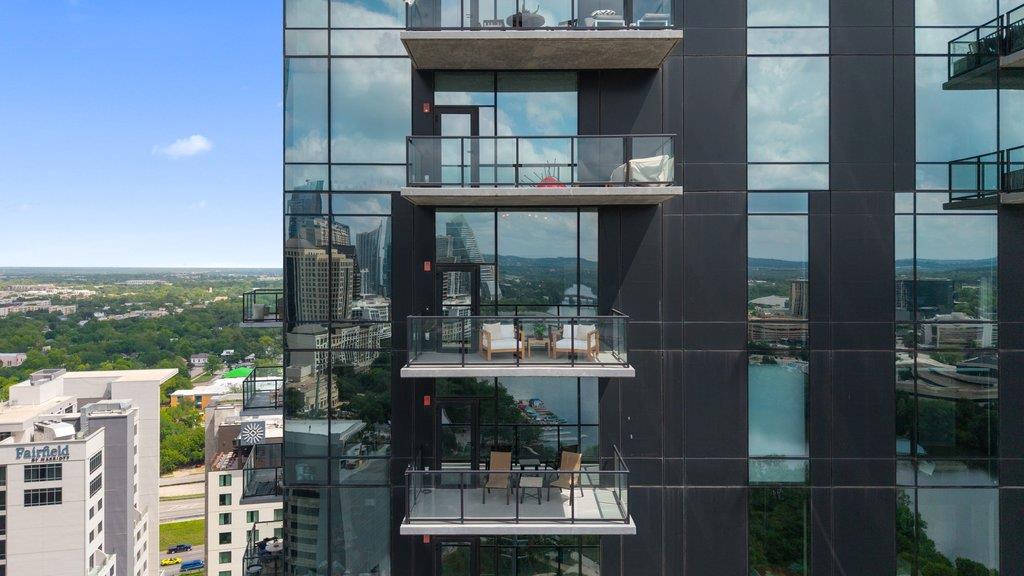 70 Rainey St # 2208, Austin, TX 78701